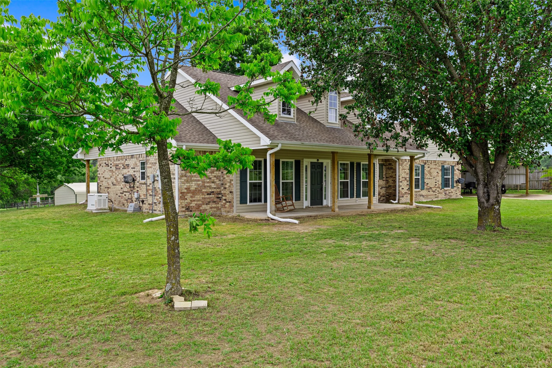 Single Family Residence For Sale in Upshur County , 152 Black Hawk Lane, Gilmer, Texas 75645, 3 Bedroom, 3 Bathroom, Garage spaces, 2,444 Sqft, built in 2001, mls#21283387, Real Estate Agent in Gilmer, Homes For Sale in Upshur county, Homes For Sale in Gilmer, Realtor in Gilmer Texas, Real Estate Brokerage Independent Realty Texas, Luminita Cordes Realtor