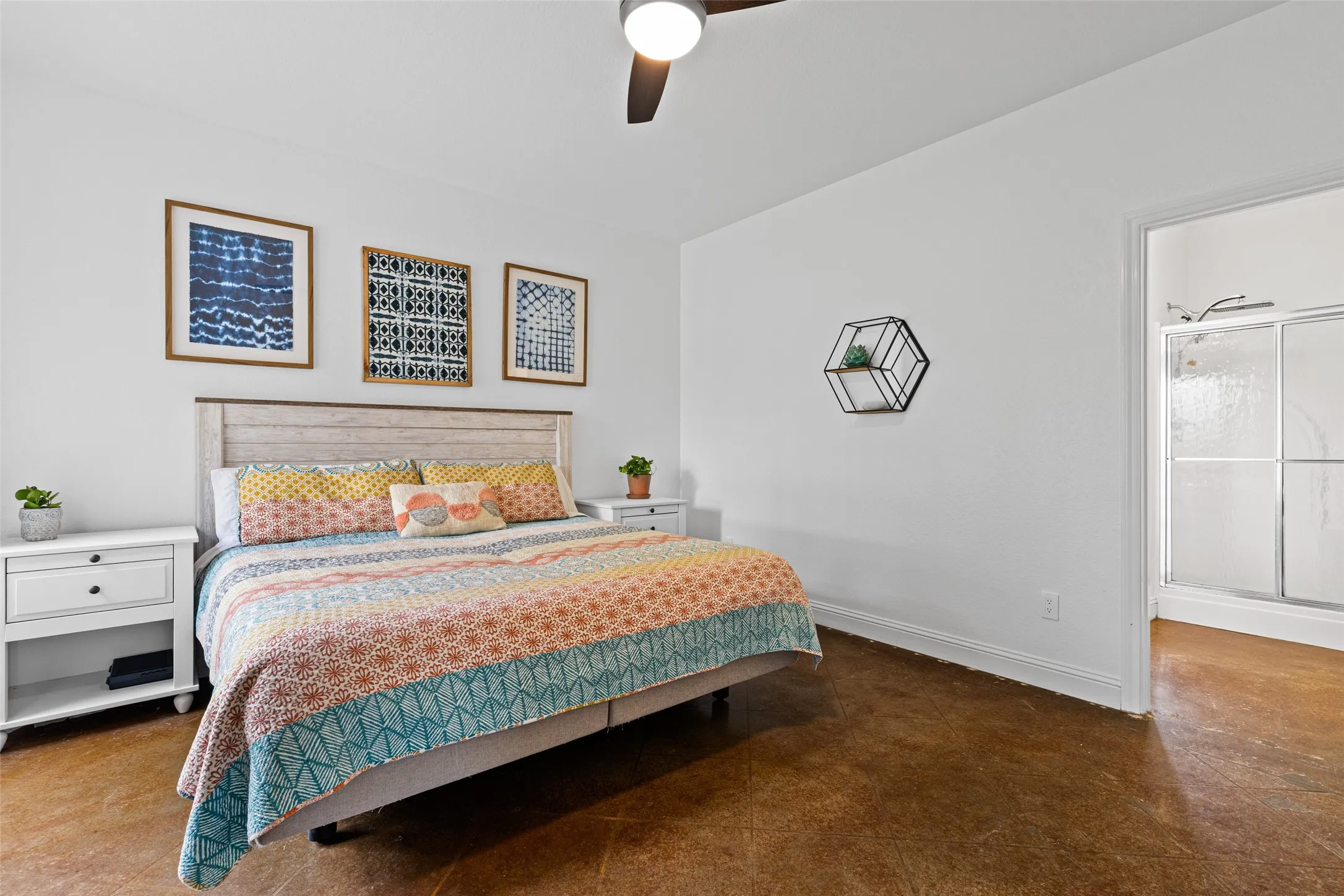 Single Family Residence For Sale in Upshur County , 152 Black Hawk Lane, Gilmer, Texas 75645, 3 Bedroom, 3 Bathroom, Garage spaces, 2,444 Sqft, built in 2001, mls#21283387, Real Estate Agent in Gilmer, Homes For Sale in Upshur county, Homes For Sale in Gilmer, Realtor in Gilmer Texas, Real Estate Brokerage Independent Realty Texas, Luminita Cordes Realtor