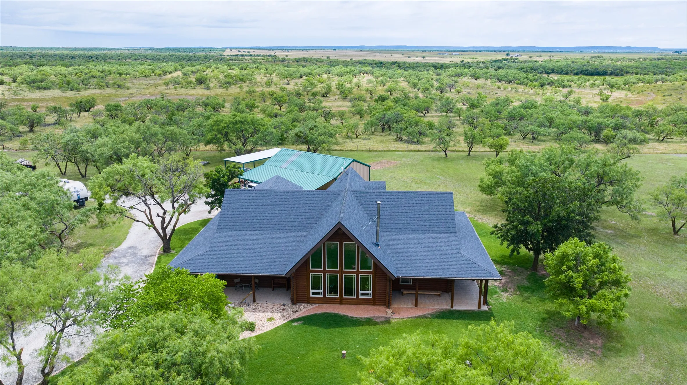 Single Family Residence For Sale in Taylor County , 12313 FM 18, Abilene, Texas 79602, 3 Bedroom, 2 Bathroom, 2 Garage spaces, 2,580 Sqft, built in 2007, mls#21279247, Real Estate Agent in Abilene, Homes For Sale in Taylor county, Homes For Sale in Abilene, Realtor in Abilene Texas, Real Estate Brokerage Independent Realty Texas, Luminita Cordes Realtor