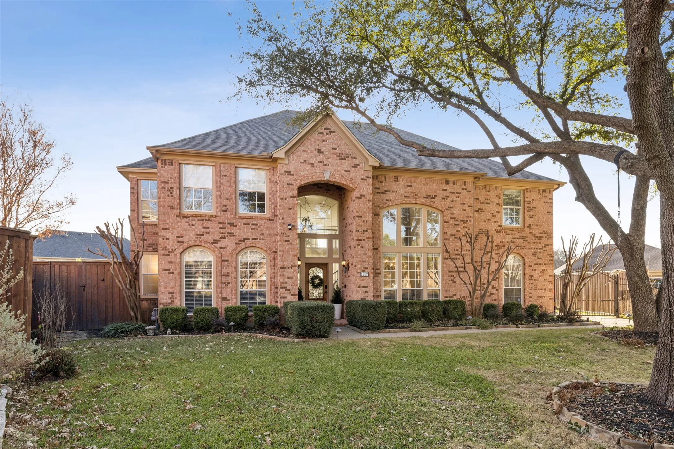 Single Family Residence For Sale in Tarrant County , 1807 Mesquite Court, Southlake, Texas 76092, 5 Bedroom, 4 Bathroom, 2 Garage spaces, 4,589 Sqft, built in 1998, mls#21282285, Real Estate Agent in Southlake, Homes For Sale in Tarrant county, Homes For Sale in Southlake, Realtor in Southlake Texas, Real Estate Brokerage Independent Realty Texas, Luminita Cordes Realtor