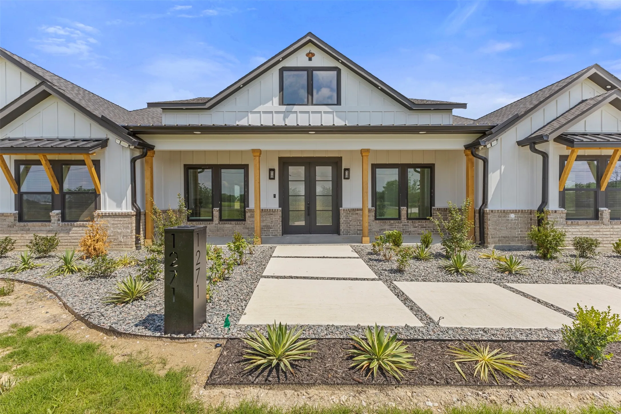 Single Family Residence For Sale in Ellis County , 1271 Old Telico Road, Ennis, Texas 75119, 4 Bedrooms, 4 Bathrooms, Garage spaces, 2,714 Sqft, built in 2024, Price $739,000, mls#21283406, Real Estate Agent in Ennis, Homes For Sale in Ellis county, Homes For Sale in Ennis, Realtor in Ennis Texas, Real Estate Brokerage Independent Realty Texas, Luminita Cordes Realtor