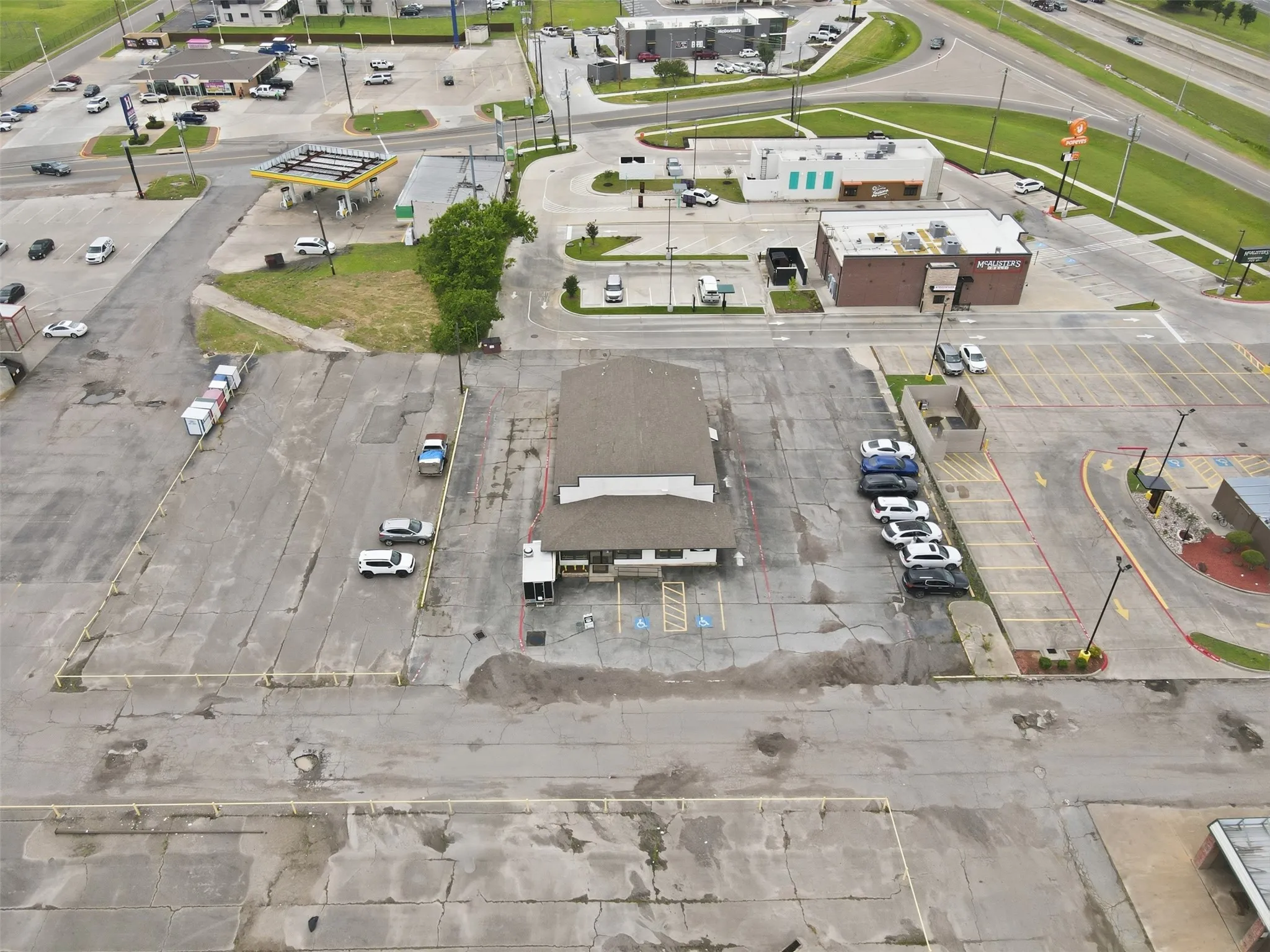 Retail For Sale in Hopkins County , 215 Shannon Road E, Sulphur Springs, Texas 75482, 0, 0, Garage spaces, 0 Sqft, built in 1999, mls#21279288, Real Estate Agent in Sulphur Springs, Homes For Sale in Hopkins county, Homes For Sale in Sulphur Springs, Realtor in Sulphur Springs Texas, Real Estate Brokerage Independent Realty Texas, Luminita Cordes Realtor
