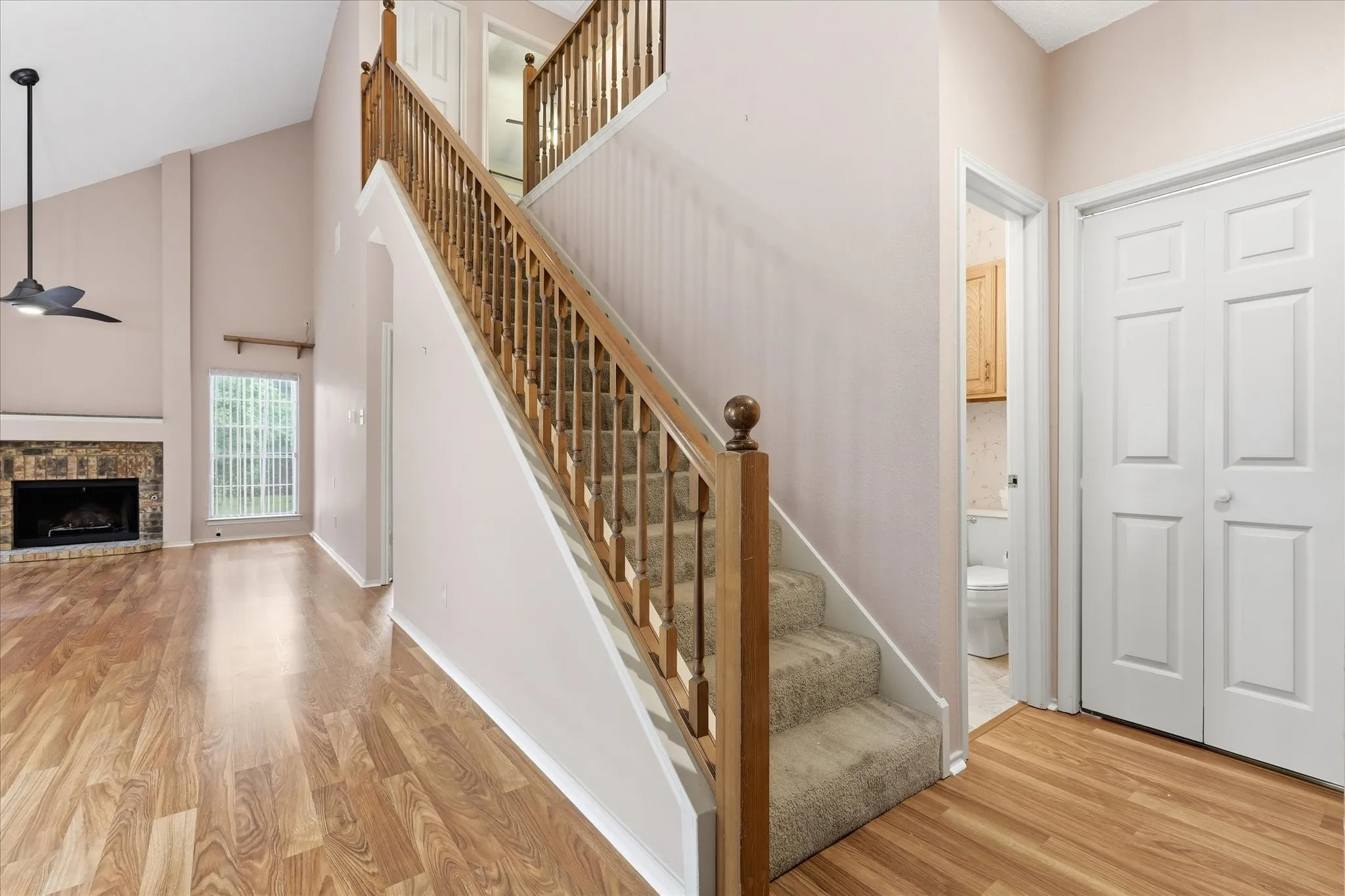 Single Family Residence For Sale in Dallas County , 5101 Hearthcrest Drive, Garland, Texas 75044, 3 Bedroom, 3 Bathroom, 2 Garage spaces, 1,573 Sqft, built in 1987, mls#21276435, Real Estate Agent in Garland, Homes For Sale in Dallas county, Homes For Sale in Garland, Realtor in Garland Texas, Real Estate Brokerage Independent Realty Texas, Luminita Cordes Realtor