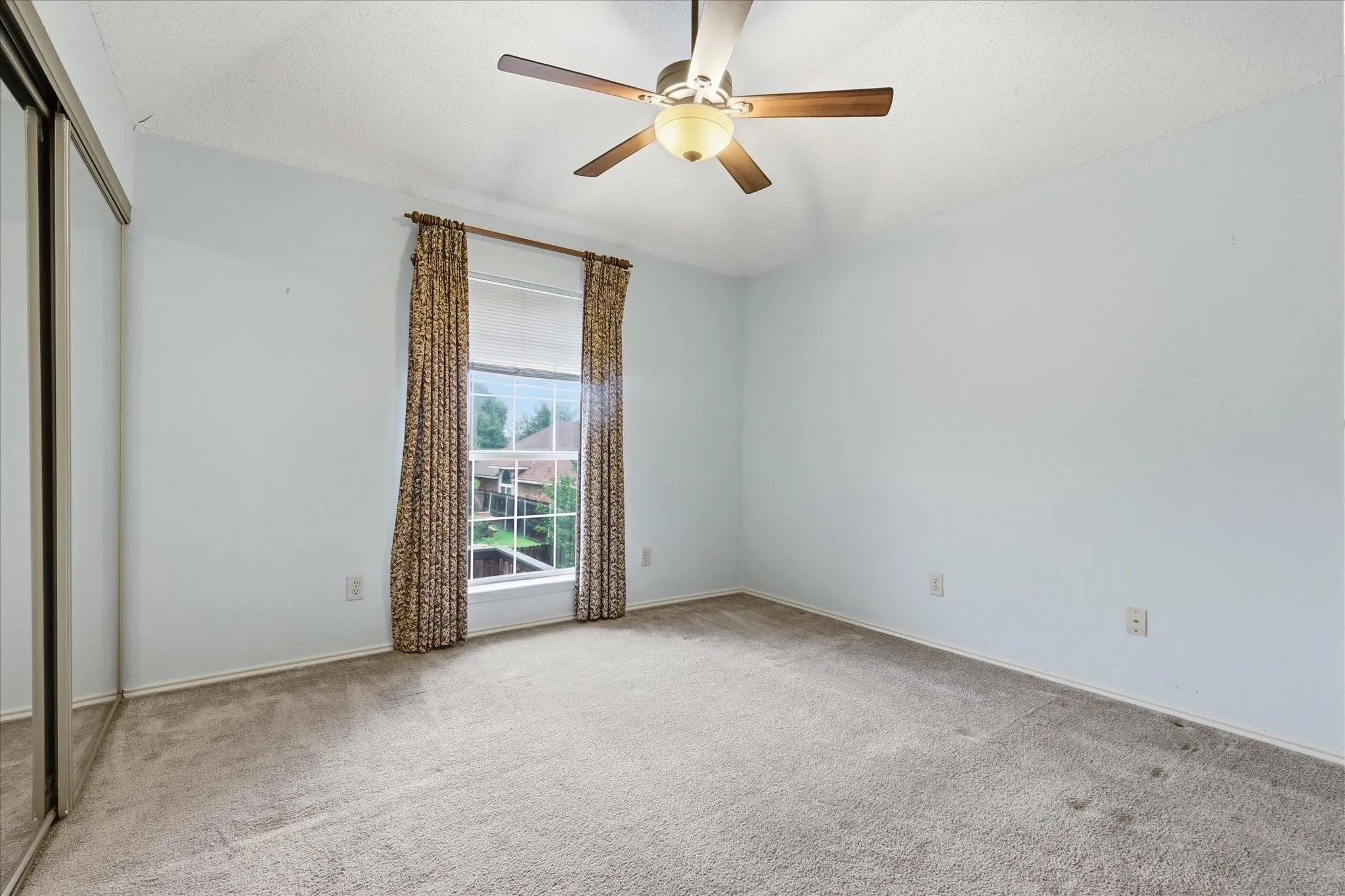 Upstairs Bedroom #2