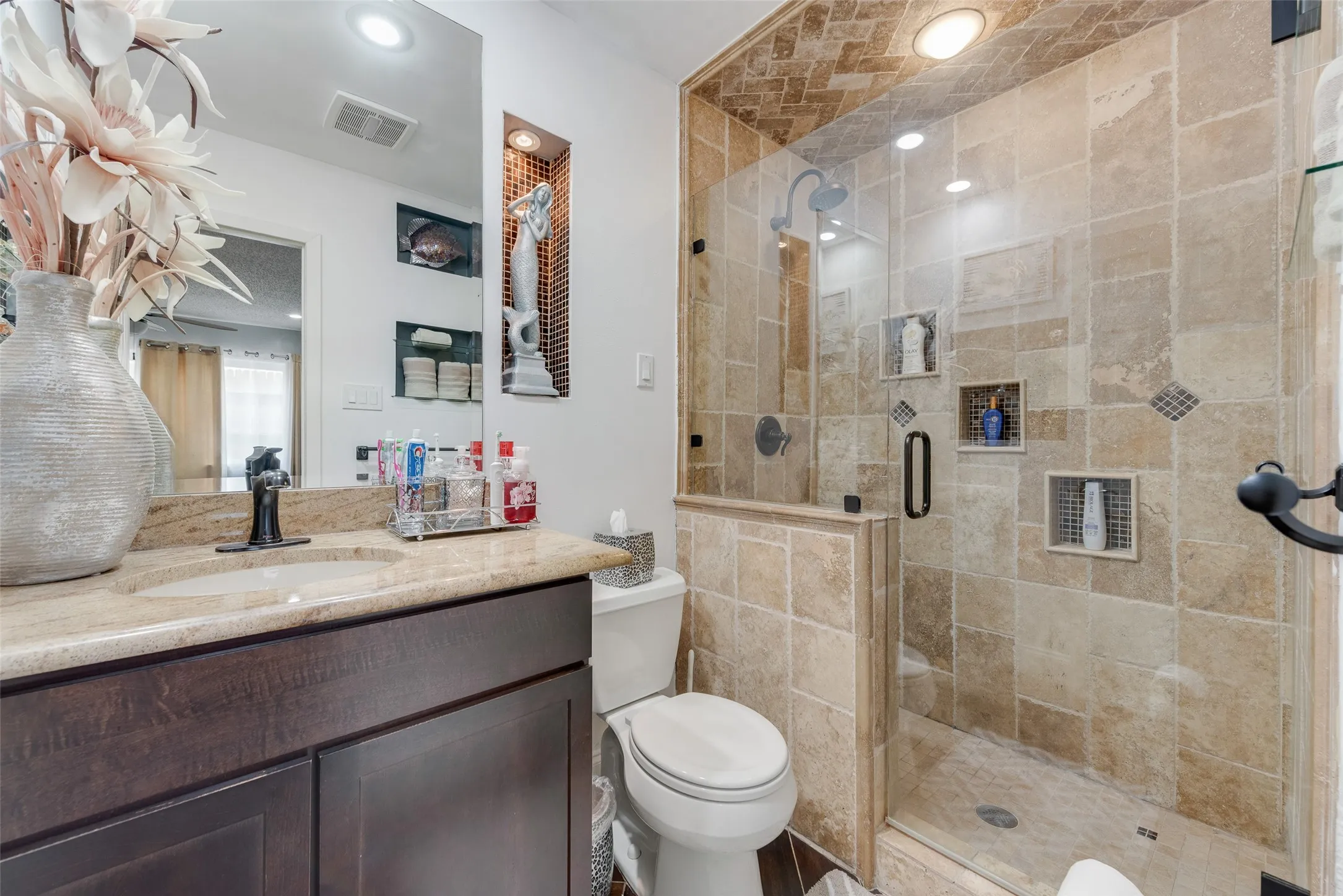 Single Family Residence For Sale in Denton County , 1911 White Rose Lane, Carrollton, Texas 75007, 4 Bedroom, 2 Bathroom, 2 Garage spaces, 2,200 Sqft, built in 1977, Price $549,000, mls#21281515, Real Estate Agent in Carrollton, Homes For Sale in Denton county, Homes For Sale in Carrollton, Realtor in Carrollton Texas, Real Estate Brokerage Independent Realty Texas, Luminita Cordes Realtor