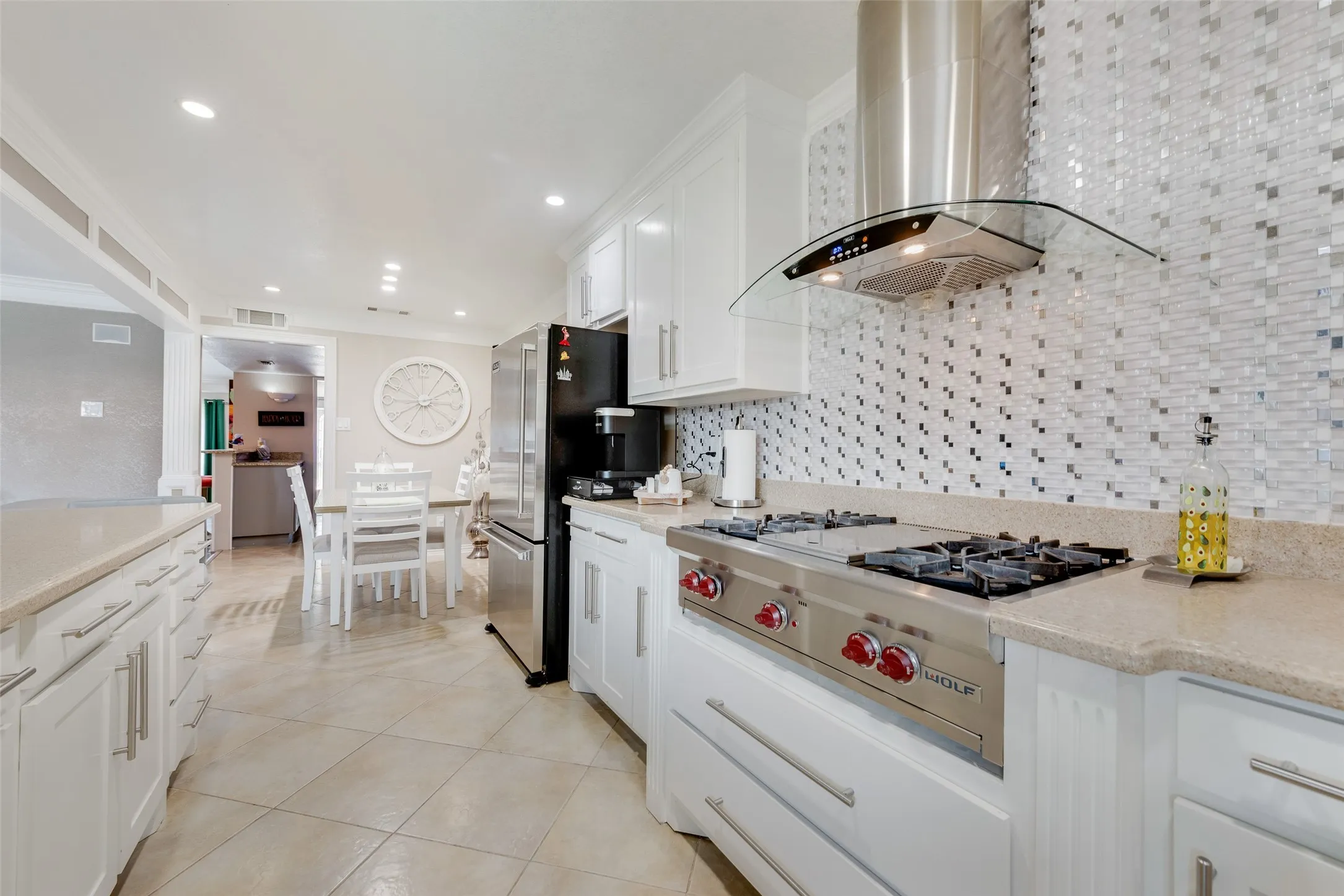 Single Family Residence For Sale in Denton County , 1911 White Rose Lane, Carrollton, Texas 75007, 4 Bedroom, 2 Bathroom, 2 Garage spaces, 2,200 Sqft, built in 1977, Price $549,000, mls#21281515, Real Estate Agent in Carrollton, Homes For Sale in Denton county, Homes For Sale in Carrollton, Realtor in Carrollton Texas, Real Estate Brokerage Independent Realty Texas, Luminita Cordes Realtor