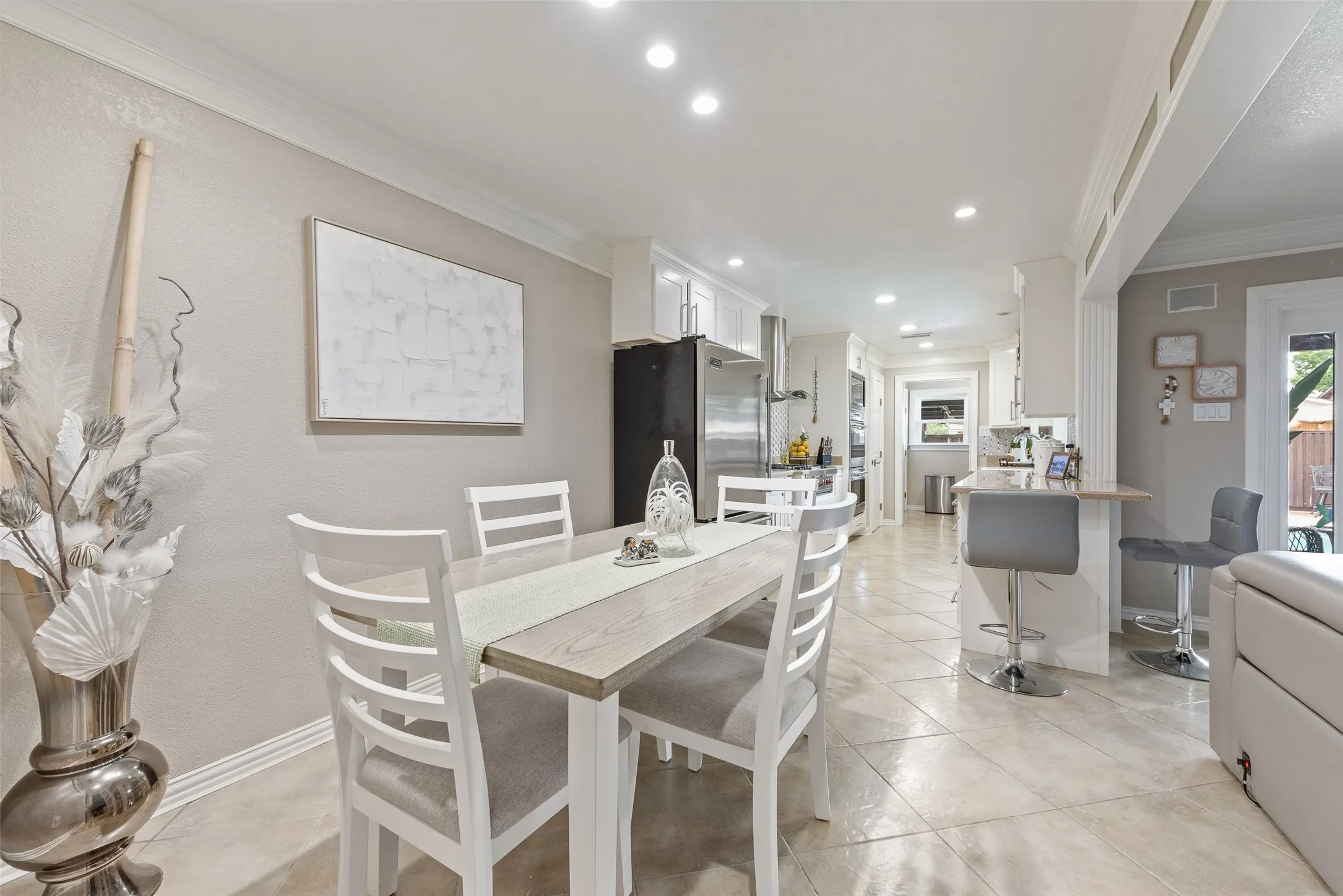 Single Family Residence For Sale in Denton County , 1911 White Rose Lane, Carrollton, Texas 75007, 4 Bedroom, 2 Bathroom, 2 Garage spaces, 2,200 Sqft, built in 1977, Price $549,000, mls#21281515, Real Estate Agent in Carrollton, Homes For Sale in Denton county, Homes For Sale in Carrollton, Realtor in Carrollton Texas, Real Estate Brokerage Independent Realty Texas, Luminita Cordes Realtor