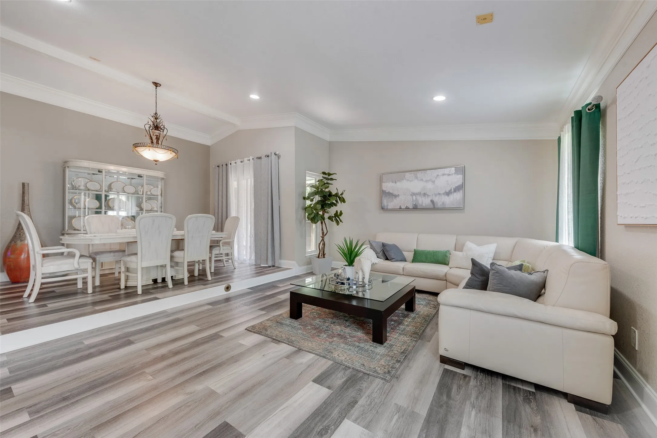 Single Family Residence For Sale in Denton County , 1911 White Rose Lane, Carrollton, Texas 75007, 4 Bedroom, 2 Bathroom, 2 Garage spaces, 2,200 Sqft, built in 1977, Price $549,000, mls#21281515, Real Estate Agent in Carrollton, Homes For Sale in Denton county, Homes For Sale in Carrollton, Realtor in Carrollton Texas, Real Estate Brokerage Independent Realty Texas, Luminita Cordes Realtor