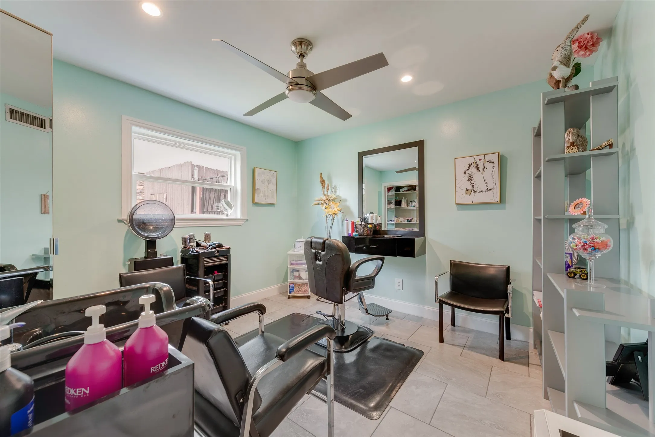 Single Family Residence For Sale in Denton County , 1911 White Rose Lane, Carrollton, Texas 75007, 4 Bedroom, 2 Bathroom, 2 Garage spaces, 2,200 Sqft, built in 1977, Price $549,000, mls#21281515, Real Estate Agent in Carrollton, Homes For Sale in Denton county, Homes For Sale in Carrollton, Realtor in Carrollton Texas, Real Estate Brokerage Independent Realty Texas, Luminita Cordes Realtor