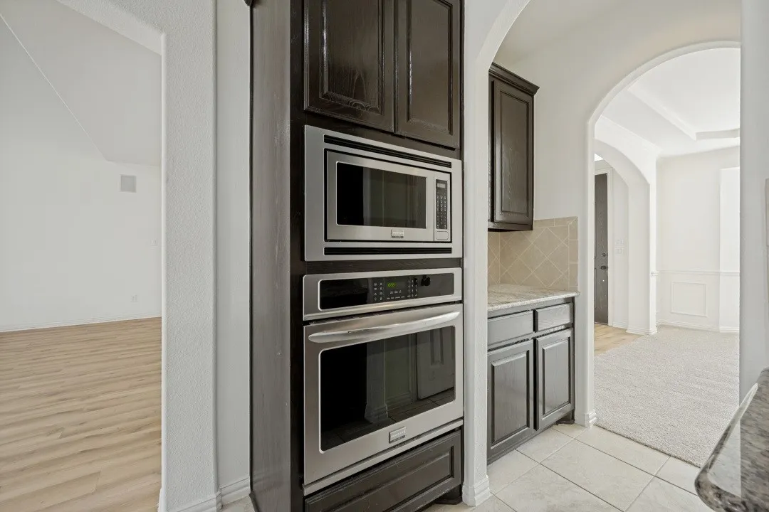Single Family Residence For Sale in Tarrant County , 233 Chappellet Street, Kennedale, Texas 76060, 5 Bedroom, 4 Bathroom, 2 Garage spaces, 3,684 Sqft, built in 2015, mls#21282434, Real Estate Agent in Kennedale, Homes For Sale in Tarrant county, Homes For Sale in Kennedale, Realtor in Kennedale Texas, Real Estate Brokerage Independent Realty Texas, Luminita Cordes Realtor