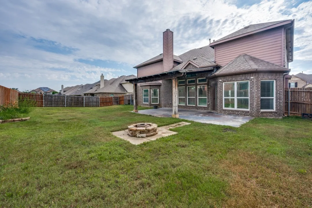Single Family Residence For Sale in Tarrant County , 233 Chappellet Street, Kennedale, Texas 76060, 5 Bedroom, 4 Bathroom, 2 Garage spaces, 3,684 Sqft, built in 2015, mls#21282434, Real Estate Agent in Kennedale, Homes For Sale in Tarrant county, Homes For Sale in Kennedale, Realtor in Kennedale Texas, Real Estate Brokerage Independent Realty Texas, Luminita Cordes Realtor
