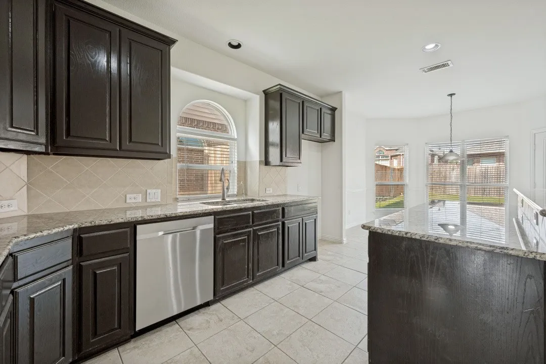 Single Family Residence For Sale in Tarrant County , 233 Chappellet Street, Kennedale, Texas 76060, 5 Bedroom, 4 Bathroom, 2 Garage spaces, 3,684 Sqft, built in 2015, mls#21282434, Real Estate Agent in Kennedale, Homes For Sale in Tarrant county, Homes For Sale in Kennedale, Realtor in Kennedale Texas, Real Estate Brokerage Independent Realty Texas, Luminita Cordes Realtor