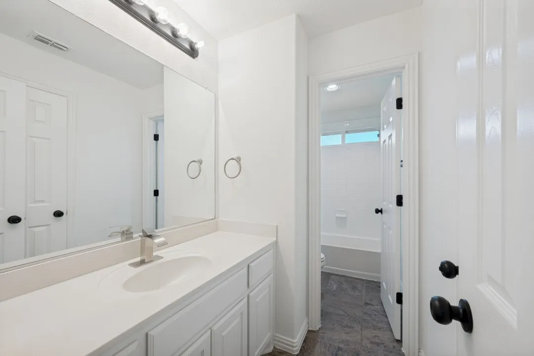 Single Family Residence For Sale in Tarrant County , 233 Chappellet Street, Kennedale, Texas 76060, 5 Bedroom, 4 Bathroom, 2 Garage spaces, 3,684 Sqft, built in 2015, mls#21282434, Real Estate Agent in Kennedale, Homes For Sale in Tarrant county, Homes For Sale in Kennedale, Realtor in Kennedale Texas, Real Estate Brokerage Independent Realty Texas, Luminita Cordes Realtor