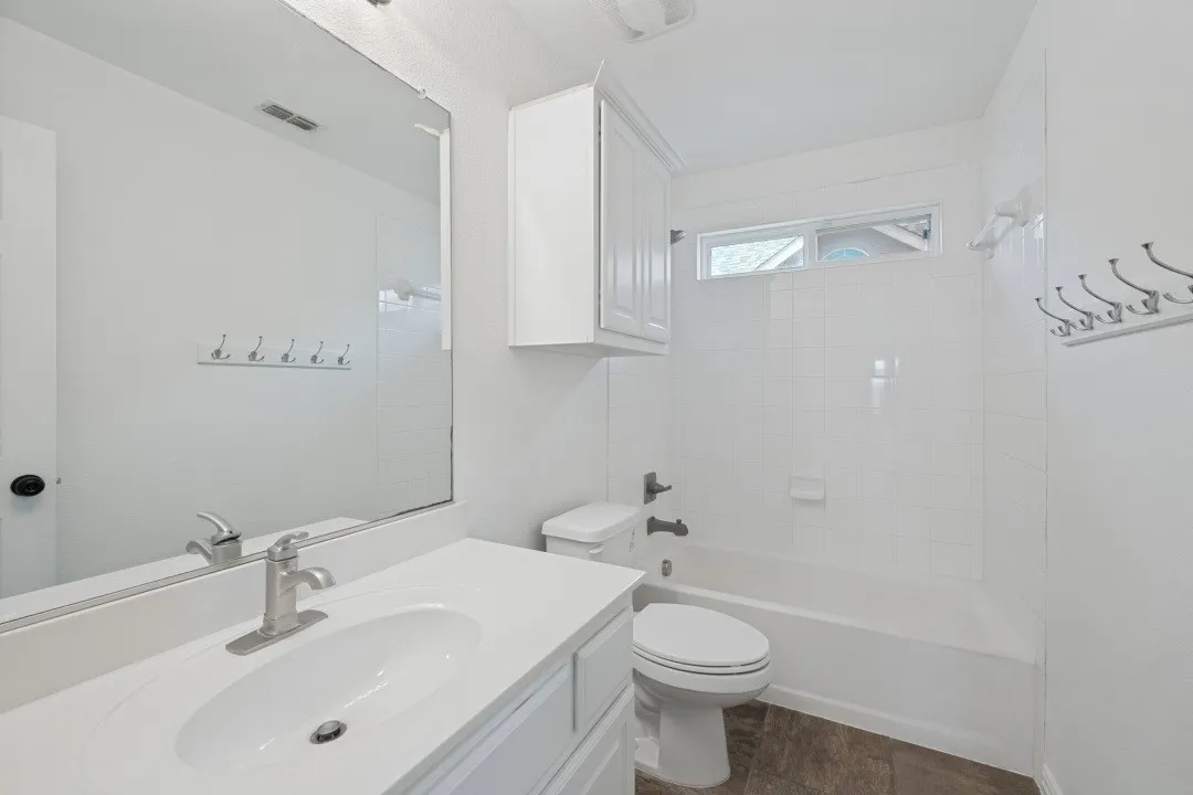 Single Family Residence For Sale in Tarrant County , 233 Chappellet Street, Kennedale, Texas 76060, 5 Bedroom, 4 Bathroom, 2 Garage spaces, 3,684 Sqft, built in 2015, mls#21282434, Real Estate Agent in Kennedale, Homes For Sale in Tarrant county, Homes For Sale in Kennedale, Realtor in Kennedale Texas, Real Estate Brokerage Independent Realty Texas, Luminita Cordes Realtor