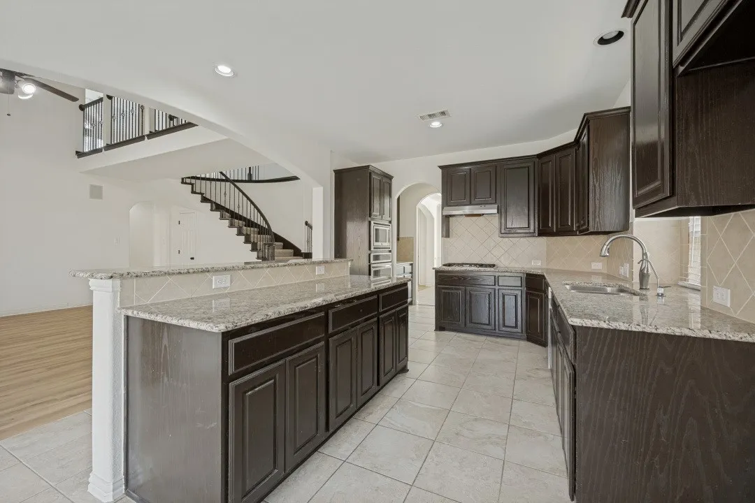Single Family Residence For Sale in Tarrant County , 233 Chappellet Street, Kennedale, Texas 76060, 5 Bedroom, 4 Bathroom, 2 Garage spaces, 3,684 Sqft, built in 2015, mls#21282434, Real Estate Agent in Kennedale, Homes For Sale in Tarrant county, Homes For Sale in Kennedale, Realtor in Kennedale Texas, Real Estate Brokerage Independent Realty Texas, Luminita Cordes Realtor