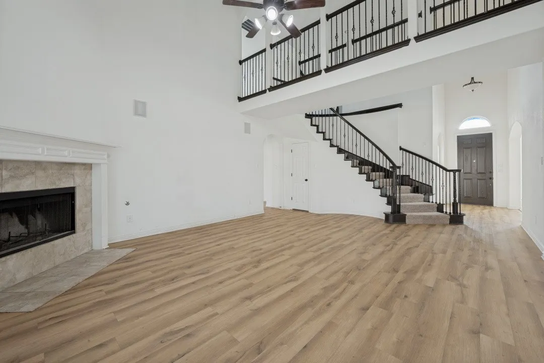 Single Family Residence For Sale in Tarrant County , 233 Chappellet Street, Kennedale, Texas 76060, 5 Bedroom, 4 Bathroom, 2 Garage spaces, 3,684 Sqft, built in 2015, mls#21282434, Real Estate Agent in Kennedale, Homes For Sale in Tarrant county, Homes For Sale in Kennedale, Realtor in Kennedale Texas, Real Estate Brokerage Independent Realty Texas, Luminita Cordes Realtor