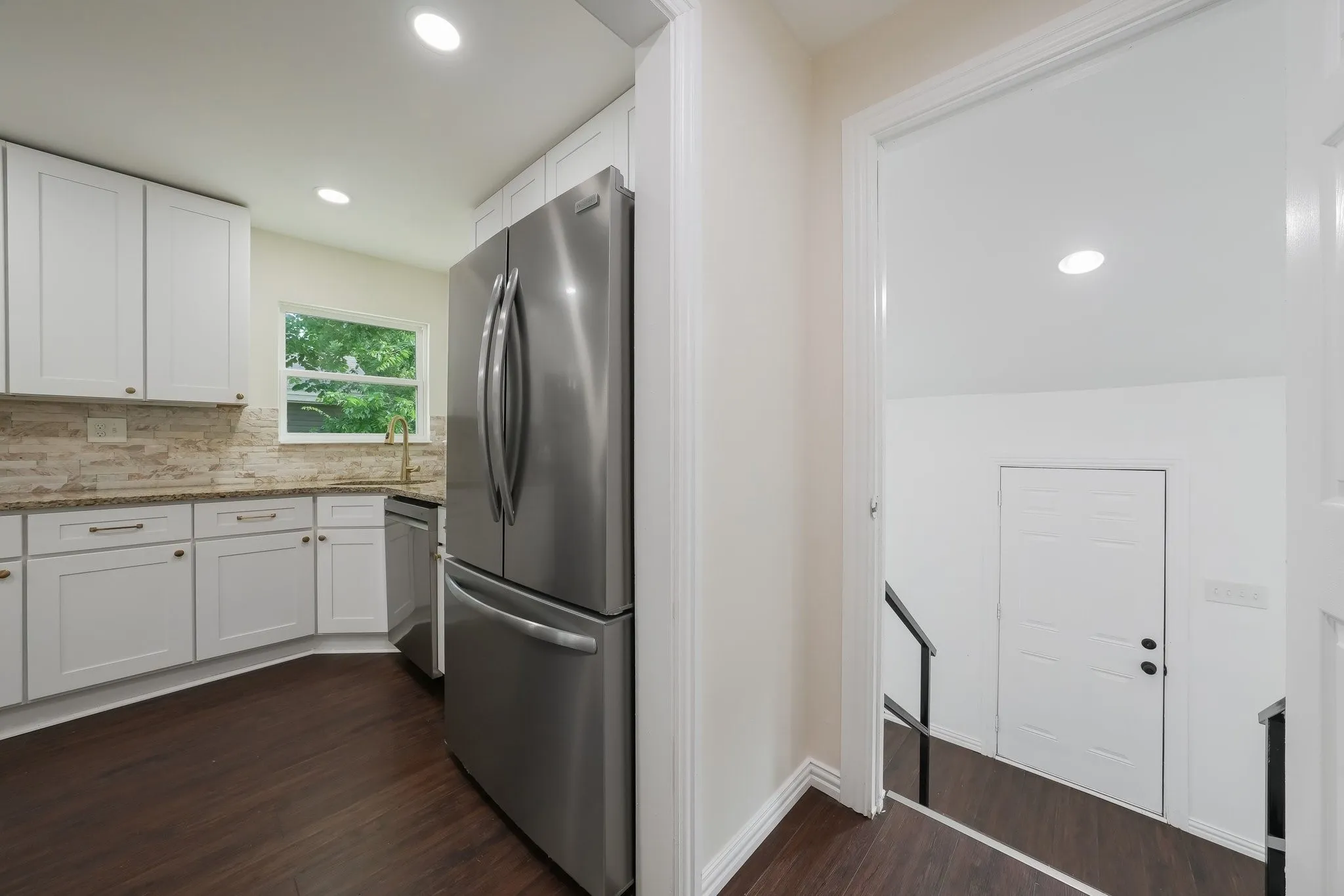 Single Family Residence For Sale in Dallas County , 414 Avenue I, Dallas, Texas 75203, 2 Bedroom, 1 Bathroom, Garage spaces, 1,113 Sqft, built in 1941, mls#21278360, Real Estate Agent in Dallas, Homes For Sale in Dallas county, Homes For Sale in Dallas, Realtor in Dallas Texas, Real Estate Brokerage Independent Realty Texas, Luminita Cordes Realtor