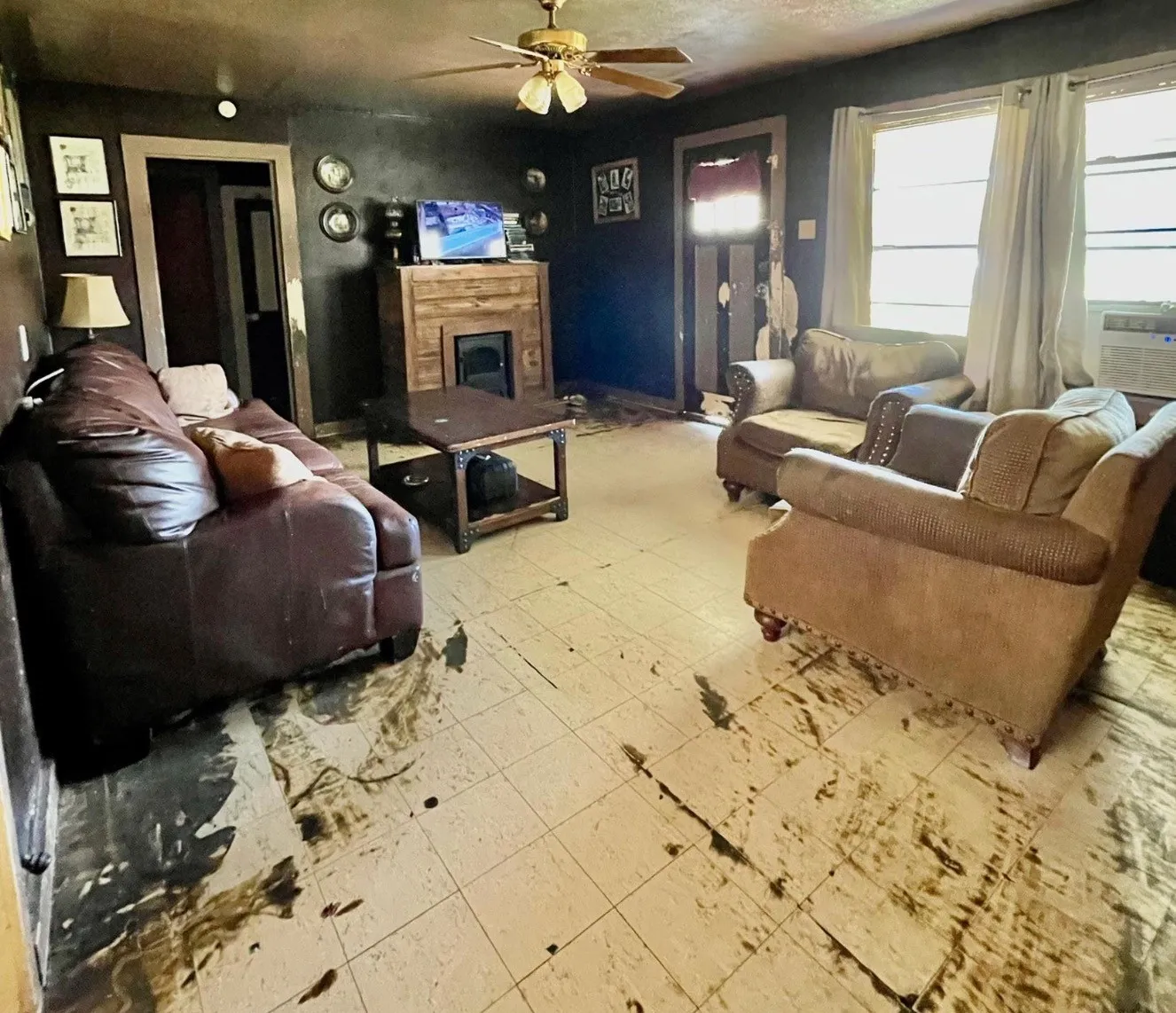 Single Family Residence For Sale in Hill County , 514 W Roosevelt Avenue, Whitney, Texas 76692, 3 Bedrooms, 1 Bathroom, Garage spaces, 1,470 Sqft, built in 0, Price $180,000, mls#21283458, Real Estate Agent in Whitney, Homes For Sale in Hill county, Homes For Sale in Whitney, Realtor in Whitney Texas, Real Estate Brokerage Independent Realty Texas, Luminita Cordes Realtor