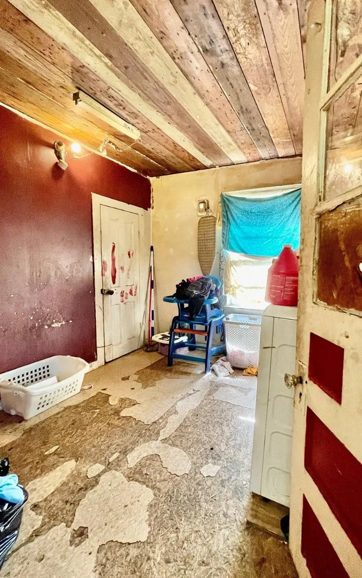 Single Family Residence For Sale in Hill County , 514 W Roosevelt Avenue, Whitney, Texas 76692, 3 Bedrooms, 1 Bathroom, Garage spaces, 1,470 Sqft, built in 0, Price $180,000, mls#21283458, Real Estate Agent in Whitney, Homes For Sale in Hill county, Homes For Sale in Whitney, Realtor in Whitney Texas, Real Estate Brokerage Independent Realty Texas, Luminita Cordes Realtor