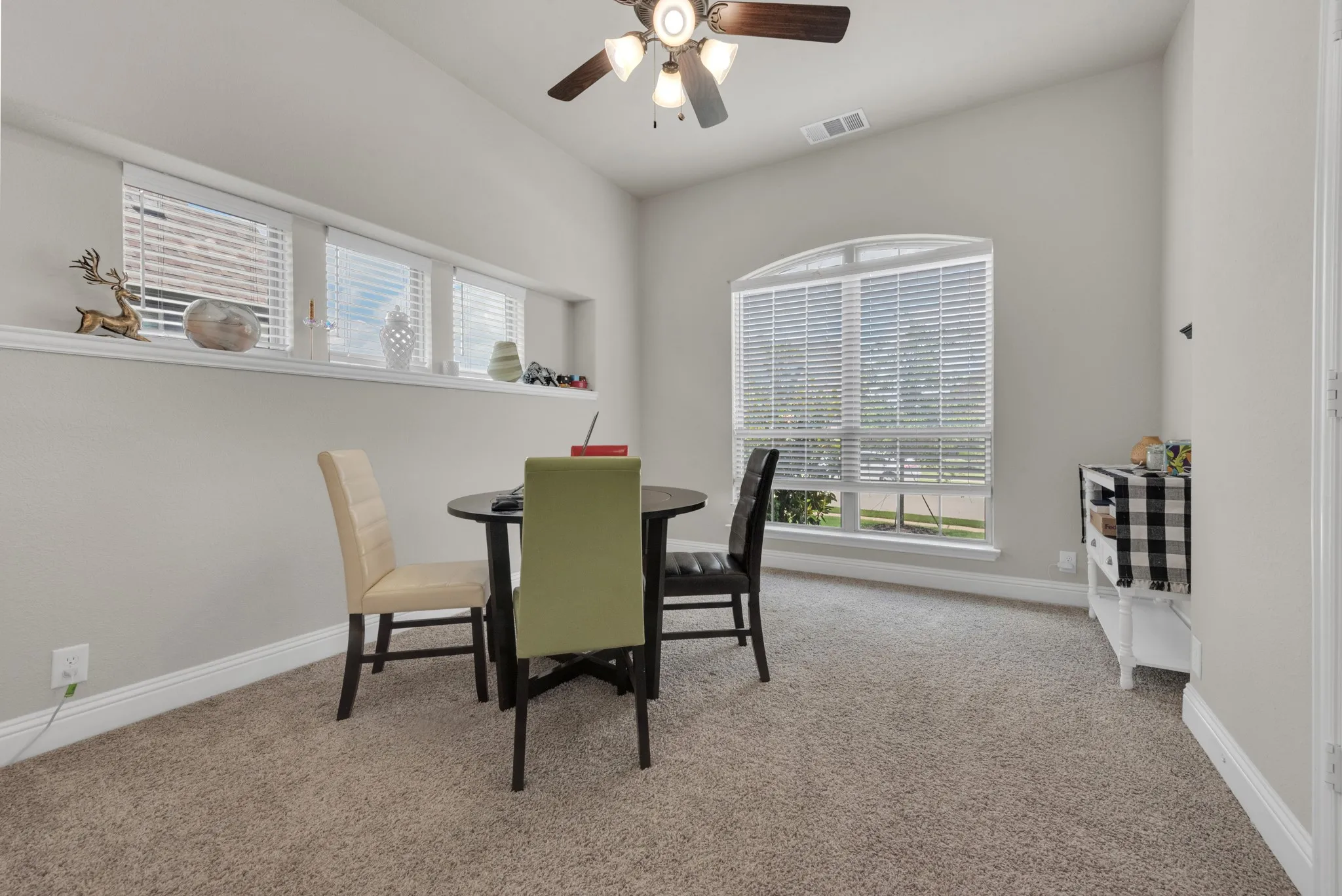 Single Family Residence For Sale in Collin County , 203 Nickolas Drive, Princeton, Texas 75407, 4 Bedroom, 3 Bathroom, 2 Garage spaces, 2,720 Sqft, built in 2021, mls#21283471, Real Estate Agent in Princeton, Homes For Sale in Collin county, Homes For Sale in Princeton, Realtor in Princeton Texas, Real Estate Brokerage Independent Realty Texas, Luminita Cordes Realtor