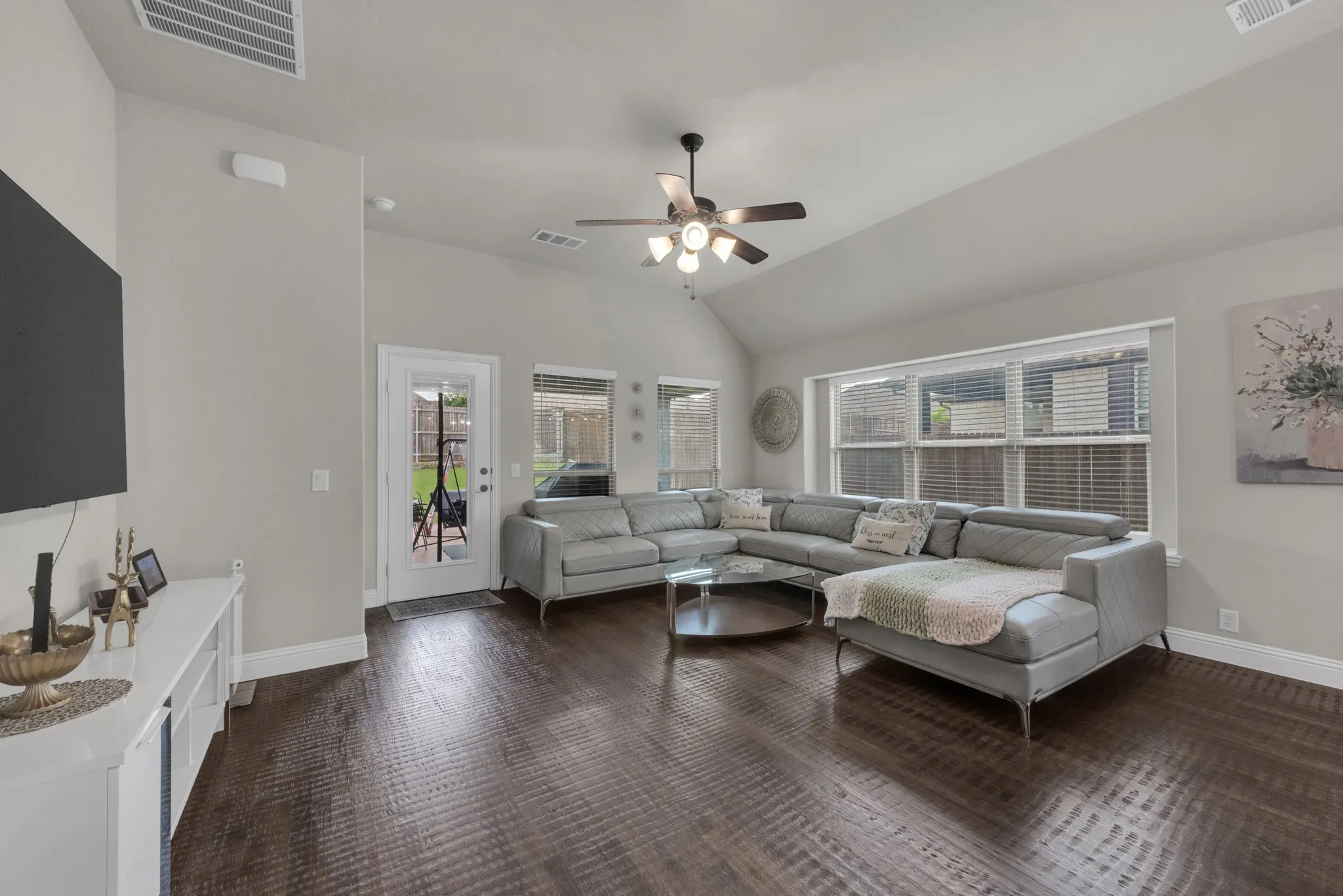 Single Family Residence For Sale in Collin County , 203 Nickolas Drive, Princeton, Texas 75407, 4 Bedroom, 3 Bathroom, 2 Garage spaces, 2,720 Sqft, built in 2021, mls#21283471, Real Estate Agent in Princeton, Homes For Sale in Collin county, Homes For Sale in Princeton, Realtor in Princeton Texas, Real Estate Brokerage Independent Realty Texas, Luminita Cordes Realtor