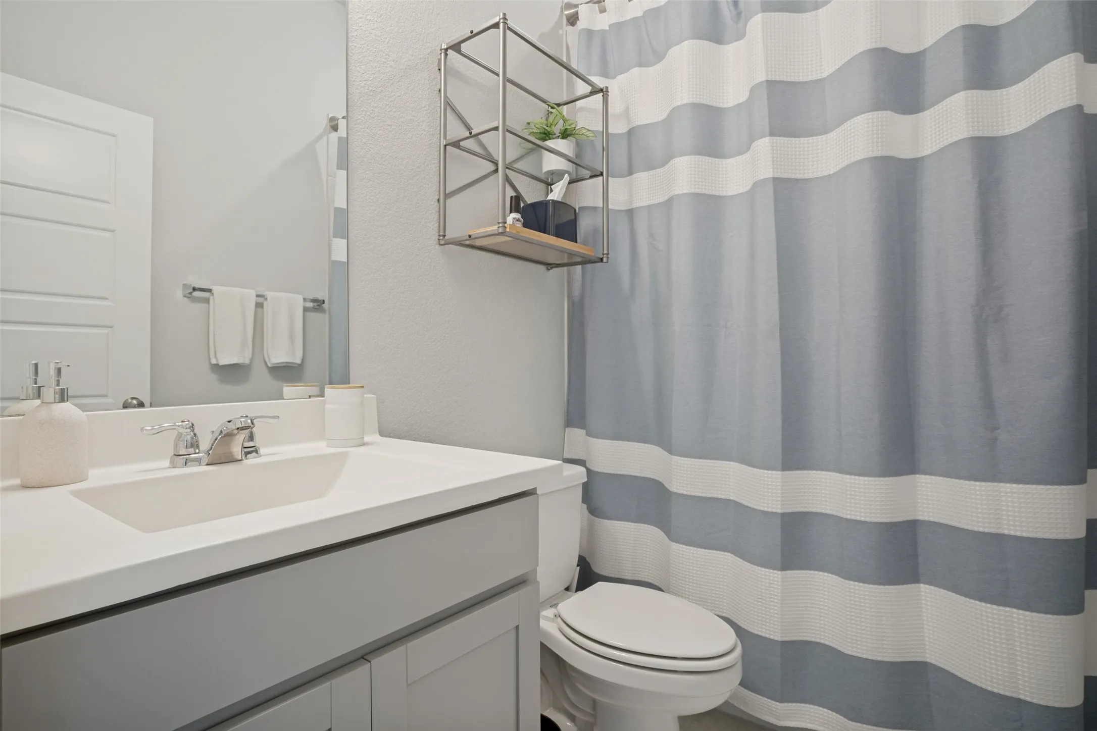 Single Family Residence For Sale in Denton County , 2529 Cobbler Street, Northlake, Texas 76247, 3 Bedroom, 2 Bathroom, 2 Garage spaces, 2,205 Sqft, built in 2020, mls#21283436, Real Estate Agent in Northlake, Homes For Sale in Denton county, Homes For Sale in Northlake, Realtor in Northlake Texas, Real Estate Brokerage Independent Realty Texas, Luminita Cordes Realtor