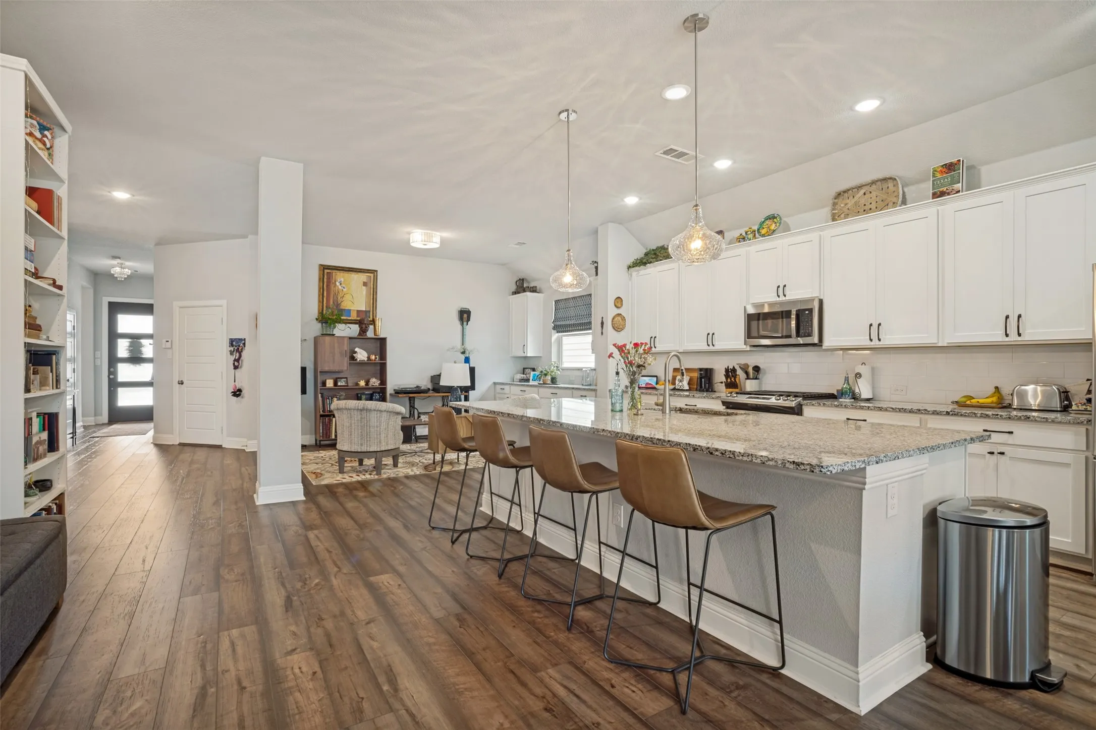 Single Family Residence For Sale in Denton County , 2529 Cobbler Street, Northlake, Texas 76247, 3 Bedroom, 2 Bathroom, 2 Garage spaces, 2,205 Sqft, built in 2020, mls#21283436, Real Estate Agent in Northlake, Homes For Sale in Denton county, Homes For Sale in Northlake, Realtor in Northlake Texas, Real Estate Brokerage Independent Realty Texas, Luminita Cordes Realtor
