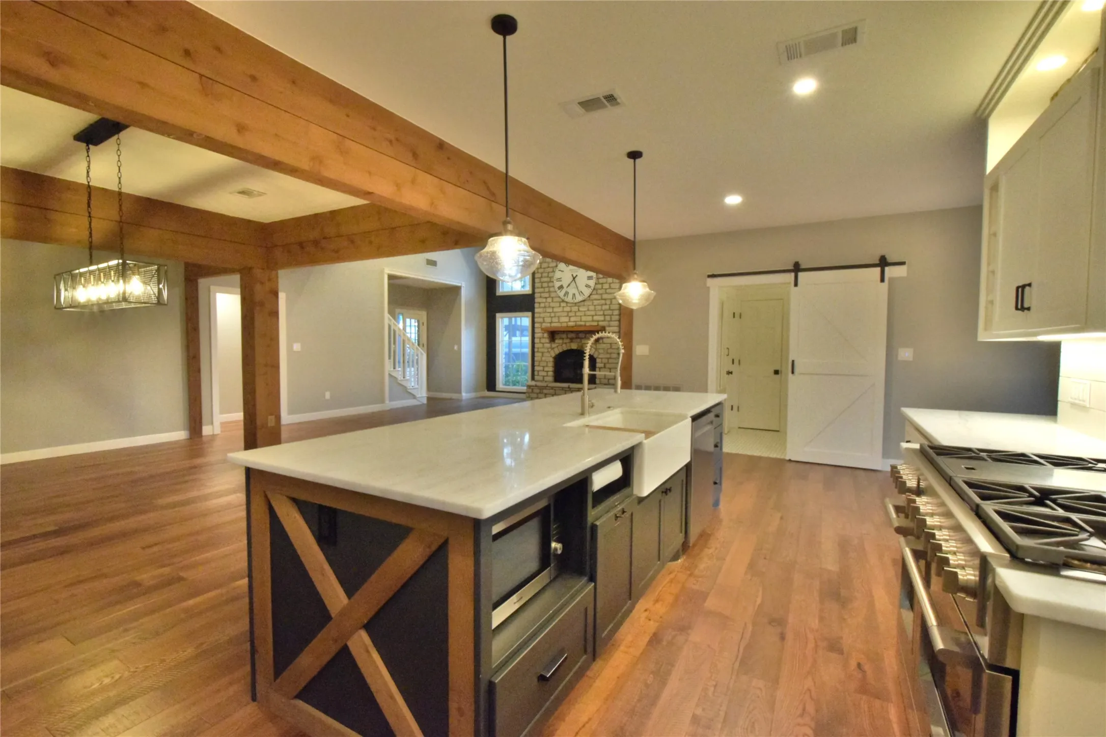 Single Family Residence For Sale in Hood County , 6405 Secretariat Court, Granbury, Texas 76049, 3 Bedroom, 3 Bathroom, 3 Garage spaces, 2,753 Sqft, built in 1996, mls#21283477, Real Estate Agent in Granbury, Homes For Sale in Hood county, Homes For Sale in Granbury, Realtor in Granbury Texas, Real Estate Brokerage Independent Realty Texas, Luminita Cordes Realtor