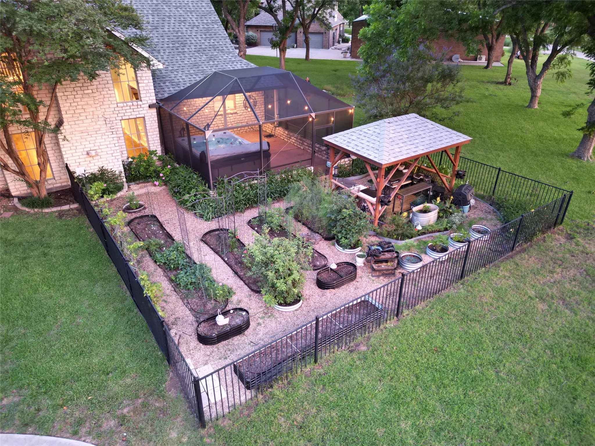 Single Family Residence For Sale in Hood County , 6405 Secretariat Court, Granbury, Texas 76049, 3 Bedroom, 3 Bathroom, 3 Garage spaces, 2,753 Sqft, built in 1996, mls#21283477, Real Estate Agent in Granbury, Homes For Sale in Hood county, Homes For Sale in Granbury, Realtor in Granbury Texas, Real Estate Brokerage Independent Realty Texas, Luminita Cordes Realtor