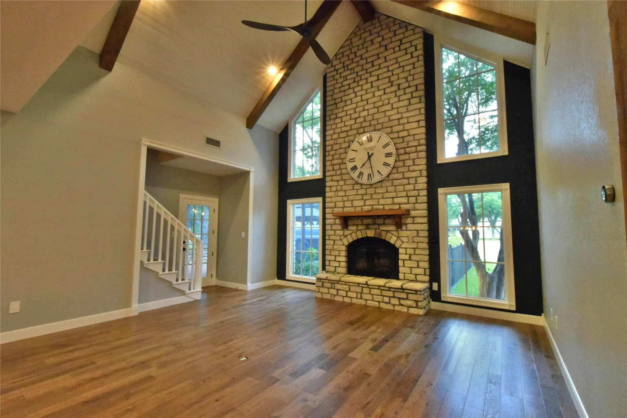 Single Family Residence For Sale in Hood County , 6405 Secretariat Court, Granbury, Texas 76049, 3 Bedroom, 3 Bathroom, 3 Garage spaces, 2,753 Sqft, built in 1996, mls#21283477, Real Estate Agent in Granbury, Homes For Sale in Hood county, Homes For Sale in Granbury, Realtor in Granbury Texas, Real Estate Brokerage Independent Realty Texas, Luminita Cordes Realtor