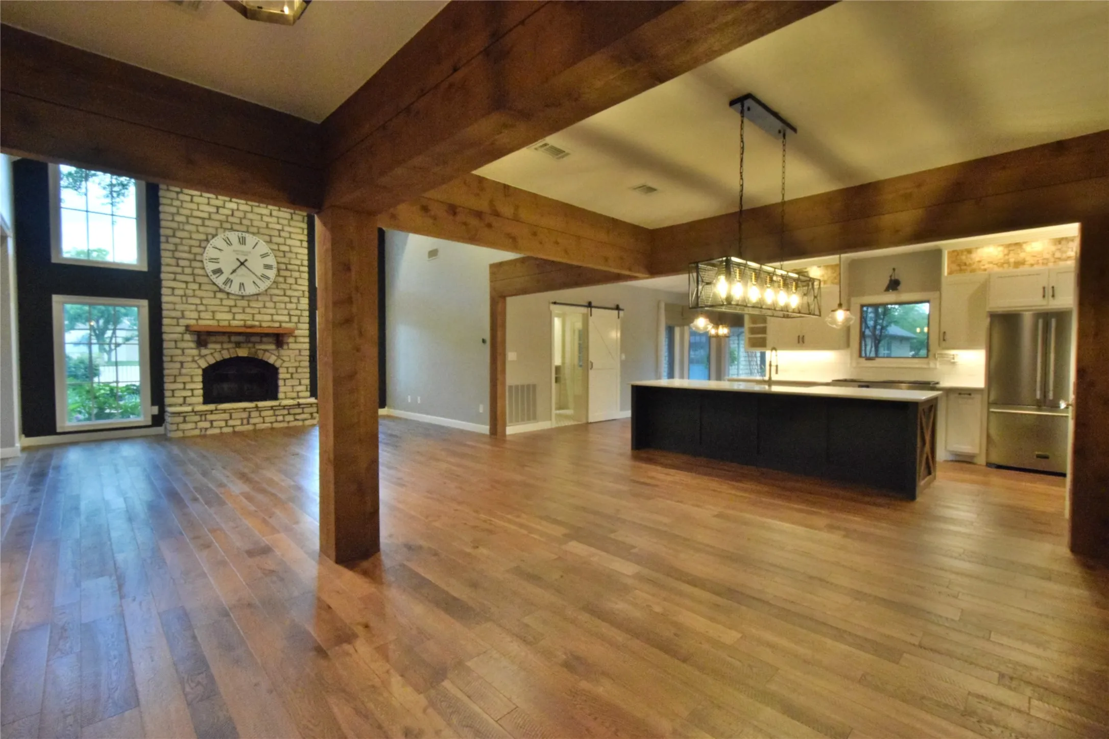 Single Family Residence For Sale in Hood County , 6405 Secretariat Court, Granbury, Texas 76049, 3 Bedroom, 3 Bathroom, 3 Garage spaces, 2,753 Sqft, built in 1996, mls#21283477, Real Estate Agent in Granbury, Homes For Sale in Hood county, Homes For Sale in Granbury, Realtor in Granbury Texas, Real Estate Brokerage Independent Realty Texas, Luminita Cordes Realtor