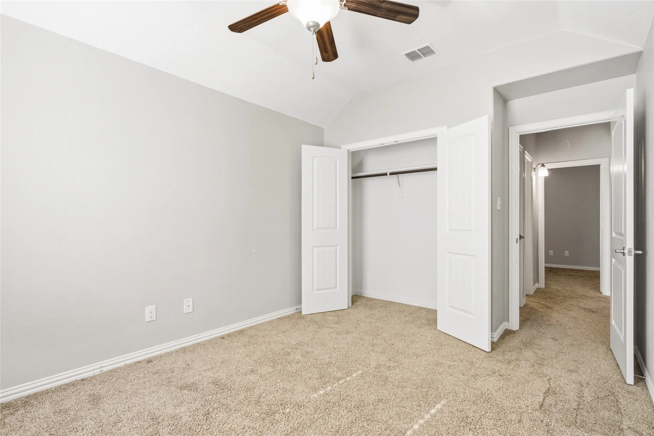 Single Family Residence For Sale in Tarrant County , 14313 Mariposa Lily Lane, Fort Worth, Texas 76052, 3 Bedroom, 2 Bathroom, 2 Garage spaces, 1,800 Sqft, built in 2012, mls#21281981, Real Estate Agent in Fort Worth, Homes For Sale in Tarrant county, Homes For Sale in Fort Worth, Realtor in Fort Worth Texas, Real Estate Brokerage Independent Realty Texas, Luminita Cordes Realtor