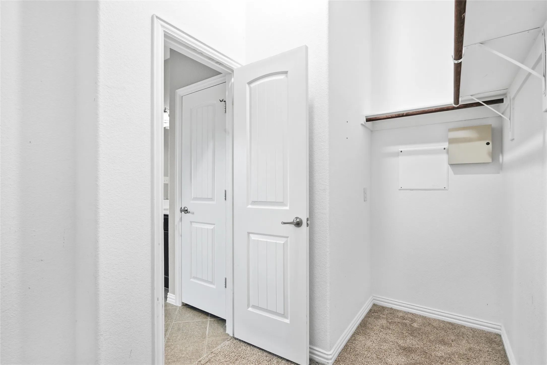 Single Family Residence For Sale in Tarrant County , 14313 Mariposa Lily Lane, Fort Worth, Texas 76052, 3 Bedroom, 2 Bathroom, 2 Garage spaces, 1,800 Sqft, built in 2012, mls#21281981, Real Estate Agent in Fort Worth, Homes For Sale in Tarrant county, Homes For Sale in Fort Worth, Realtor in Fort Worth Texas, Real Estate Brokerage Independent Realty Texas, Luminita Cordes Realtor