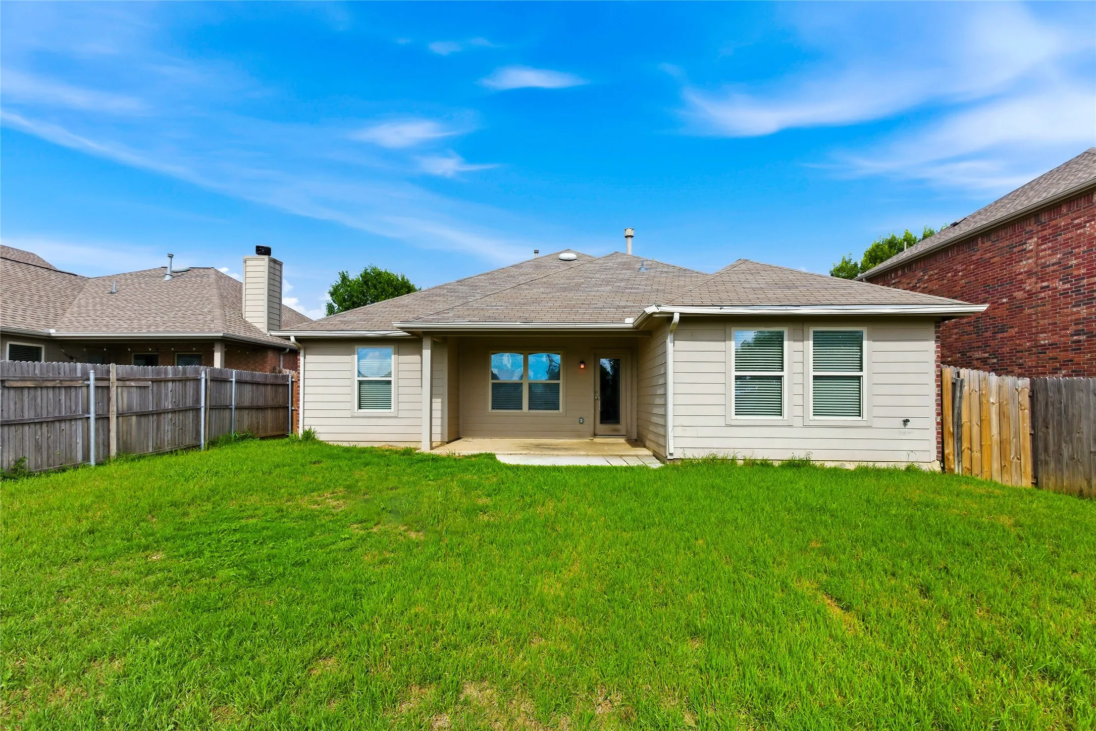 Single Family Residence For Sale in Tarrant County , 14313 Mariposa Lily Lane, Fort Worth, Texas 76052, 3 Bedroom, 2 Bathroom, 2 Garage spaces, 1,800 Sqft, built in 2012, mls#21281981, Real Estate Agent in Fort Worth, Homes For Sale in Tarrant county, Homes For Sale in Fort Worth, Realtor in Fort Worth Texas, Real Estate Brokerage Independent Realty Texas, Luminita Cordes Realtor