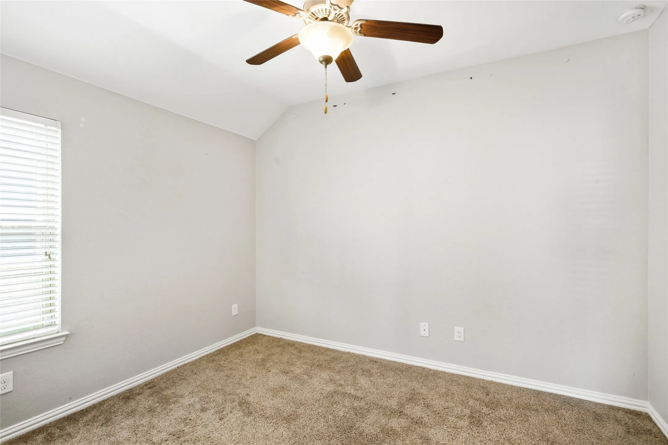 Single Family Residence For Sale in Tarrant County , 14313 Mariposa Lily Lane, Fort Worth, Texas 76052, 3 Bedroom, 2 Bathroom, 2 Garage spaces, 1,800 Sqft, built in 2012, mls#21281981, Real Estate Agent in Fort Worth, Homes For Sale in Tarrant county, Homes For Sale in Fort Worth, Realtor in Fort Worth Texas, Real Estate Brokerage Independent Realty Texas, Luminita Cordes Realtor
