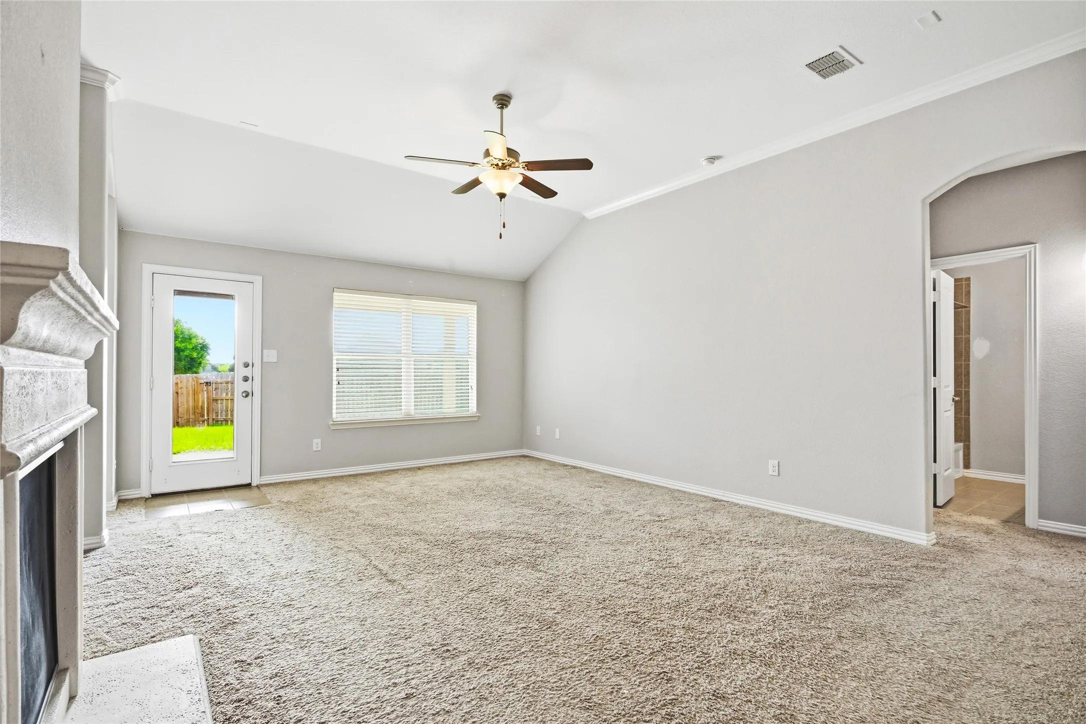 Single Family Residence For Sale in Tarrant County , 14313 Mariposa Lily Lane, Fort Worth, Texas 76052, 3 Bedroom, 2 Bathroom, 2 Garage spaces, 1,800 Sqft, built in 2012, mls#21281981, Real Estate Agent in Fort Worth, Homes For Sale in Tarrant county, Homes For Sale in Fort Worth, Realtor in Fort Worth Texas, Real Estate Brokerage Independent Realty Texas, Luminita Cordes Realtor