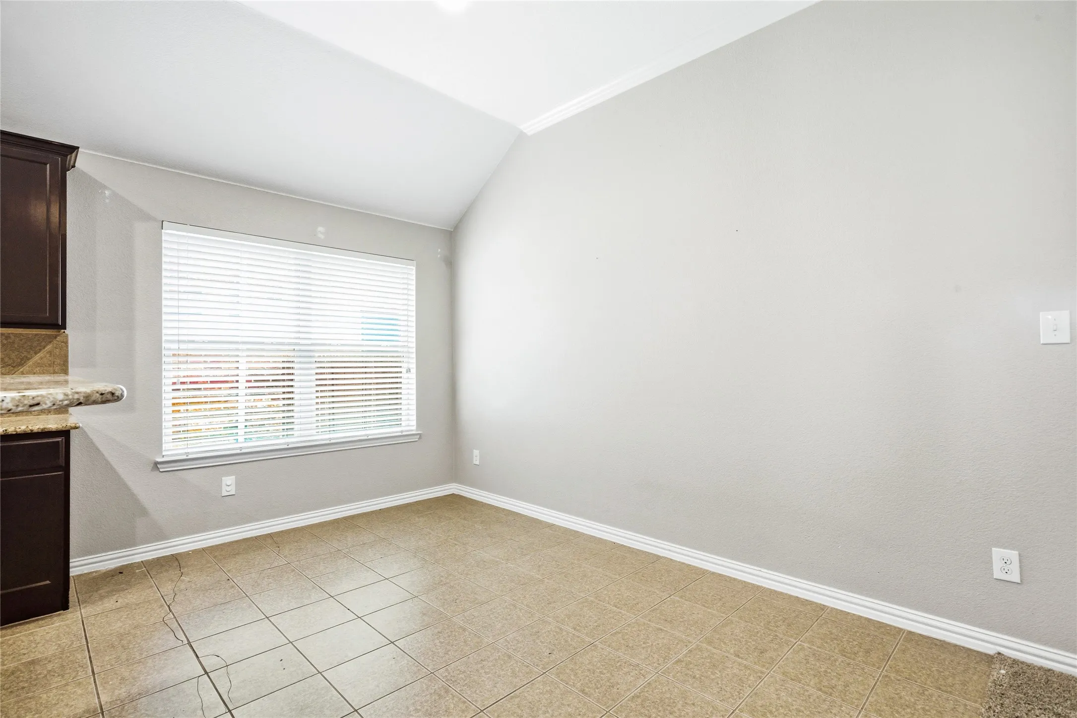 Single Family Residence For Sale in Tarrant County , 14313 Mariposa Lily Lane, Fort Worth, Texas 76052, 3 Bedroom, 2 Bathroom, 2 Garage spaces, 1,800 Sqft, built in 2012, mls#21281981, Real Estate Agent in Fort Worth, Homes For Sale in Tarrant county, Homes For Sale in Fort Worth, Realtor in Fort Worth Texas, Real Estate Brokerage Independent Realty Texas, Luminita Cordes Realtor