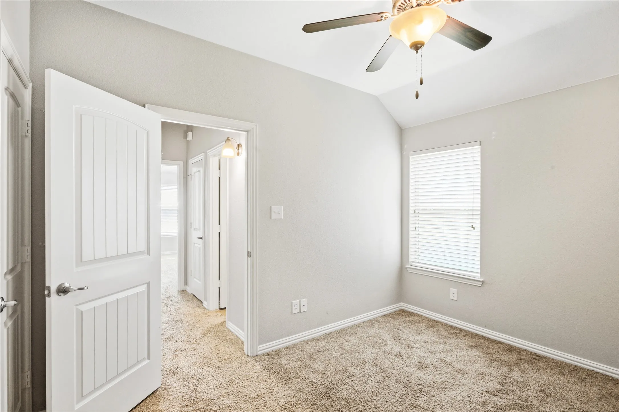 Single Family Residence For Sale in Tarrant County , 14313 Mariposa Lily Lane, Fort Worth, Texas 76052, 3 Bedroom, 2 Bathroom, 2 Garage spaces, 1,800 Sqft, built in 2012, mls#21281981, Real Estate Agent in Fort Worth, Homes For Sale in Tarrant county, Homes For Sale in Fort Worth, Realtor in Fort Worth Texas, Real Estate Brokerage Independent Realty Texas, Luminita Cordes Realtor
