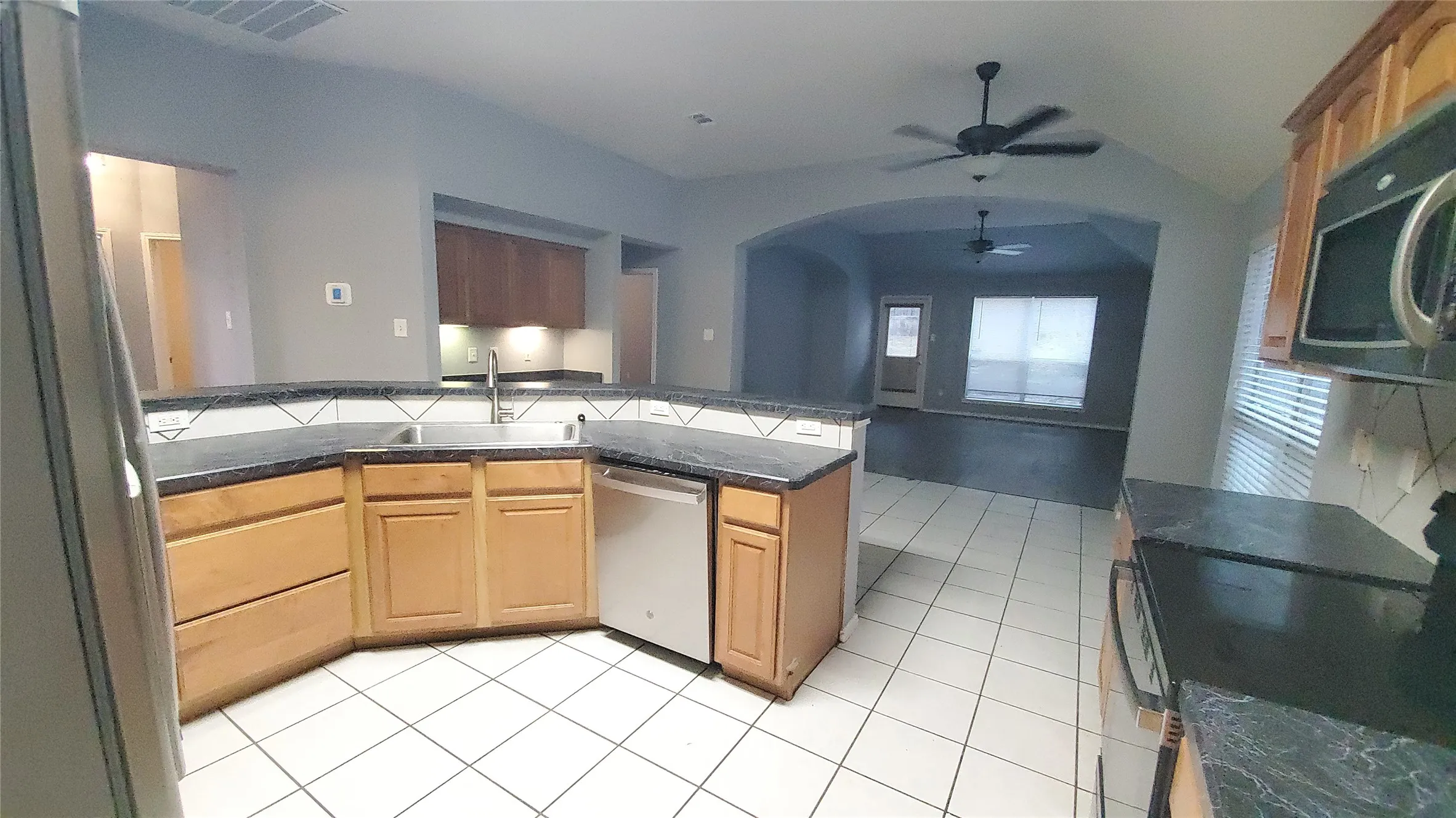 Single Family Residence For Rent in Dallas County , 2636 Cumberland Trail, Balch Springs, Texas 75181, 3 Bedroom, 2 Bathroom, 2 Garage spaces, 2,059 Sqft, built in 2004, mls#21278805, Real Estate Agent in Balch Springs, Homes For Rent in Dallas county, Homes For Rent in Balch Springs, Realtor in Balch Springs Texas, Real Estate Brokerage Independent Realty Texas, Luminita Cordes Realtor