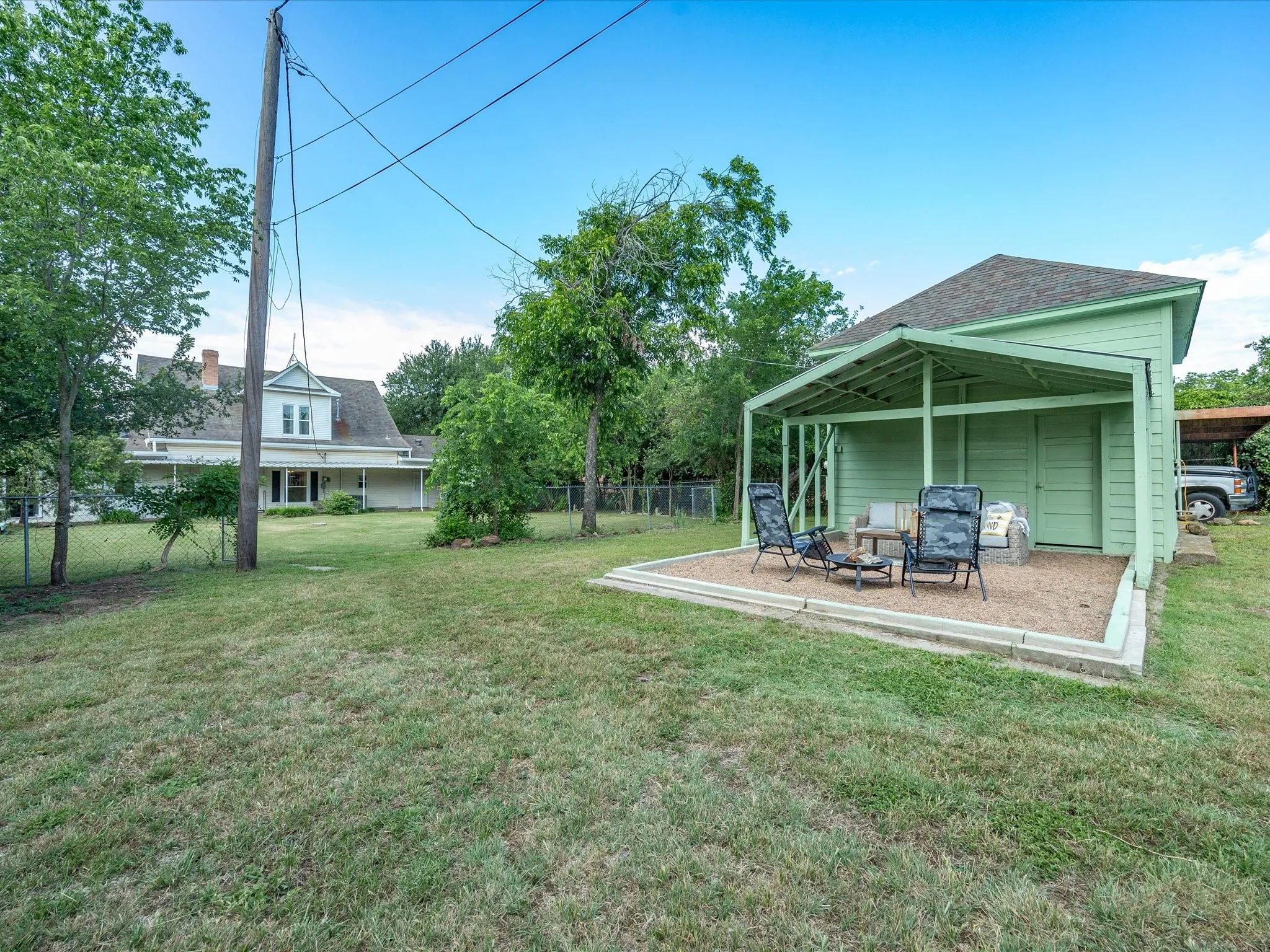 Single Family Residence For Sale in Young County , 907 4th St, Graham, Texas 76450, 3 Bedroom, 3 Bathroom, 5 Garage spaces, 2,936 Sqft, built in 1940, mls#21280737, Real Estate Agent in Graham, Homes For Sale in Young county, Homes For Sale in Graham, Realtor in Graham Texas, Real Estate Brokerage Independent Realty Texas, Luminita Cordes Realtor