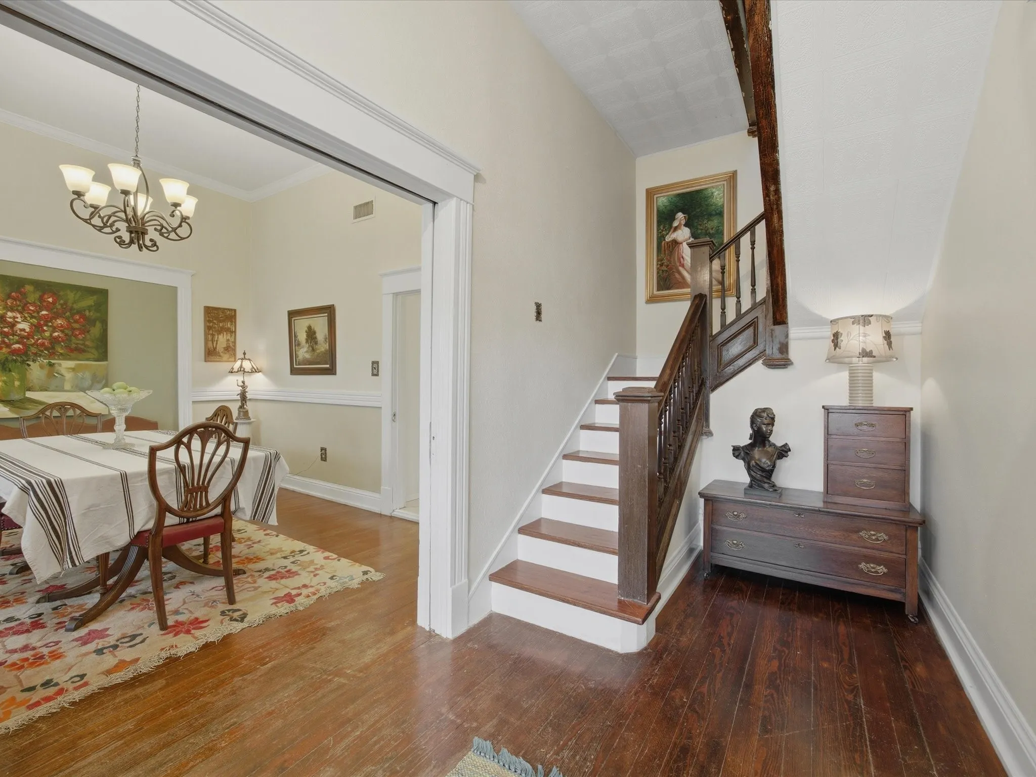 Single Family Residence For Sale in Young County , 907 4th St, Graham, Texas 76450, 3 Bedroom, 3 Bathroom, 5 Garage spaces, 2,936 Sqft, built in 1940, mls#21280737, Real Estate Agent in Graham, Homes For Sale in Young county, Homes For Sale in Graham, Realtor in Graham Texas, Real Estate Brokerage Independent Realty Texas, Luminita Cordes Realtor