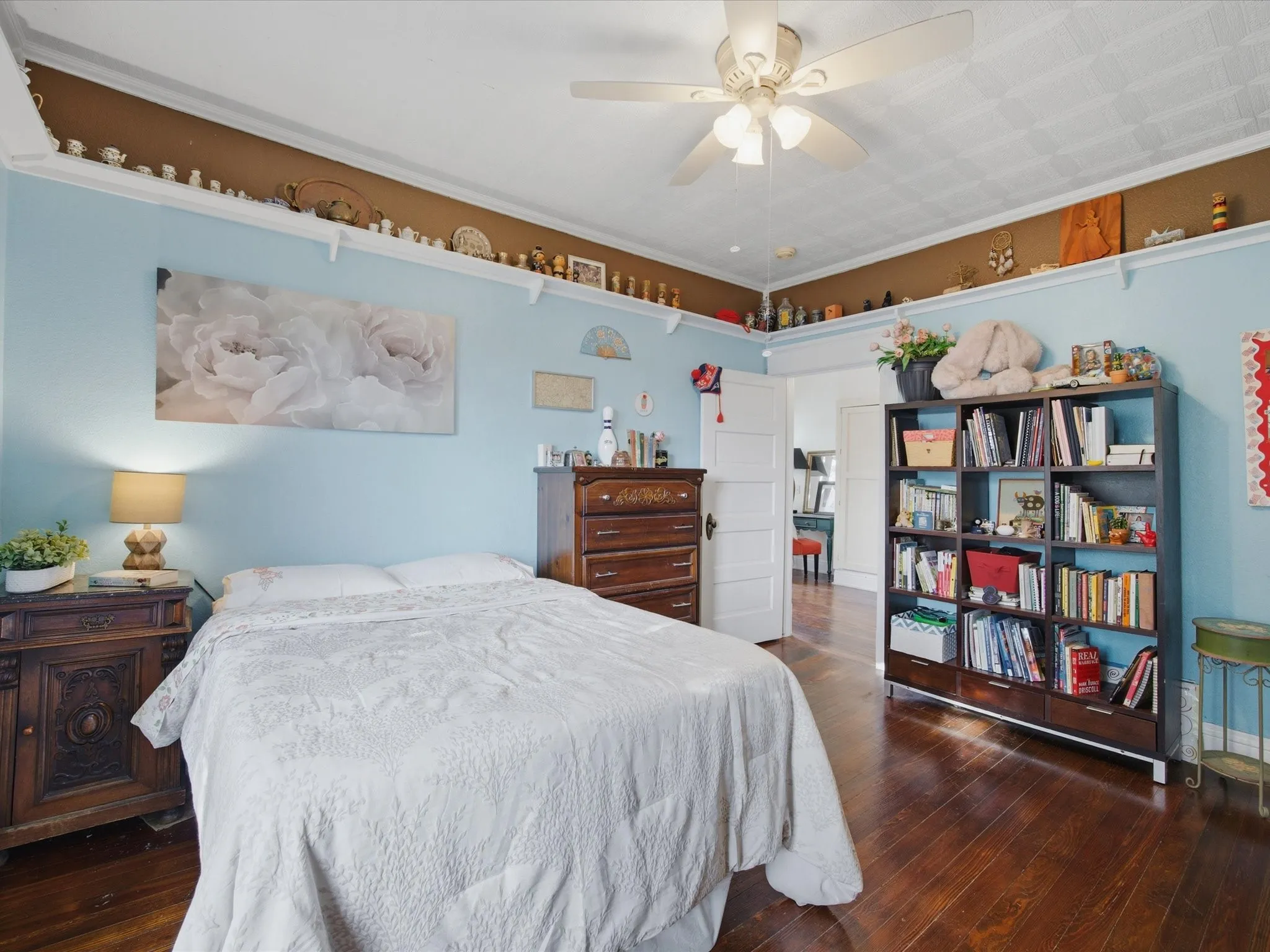 Single Family Residence For Sale in Young County , 907 4th St, Graham, Texas 76450, 3 Bedroom, 3 Bathroom, 5 Garage spaces, 2,936 Sqft, built in 1940, mls#21280737, Real Estate Agent in Graham, Homes For Sale in Young county, Homes For Sale in Graham, Realtor in Graham Texas, Real Estate Brokerage Independent Realty Texas, Luminita Cordes Realtor