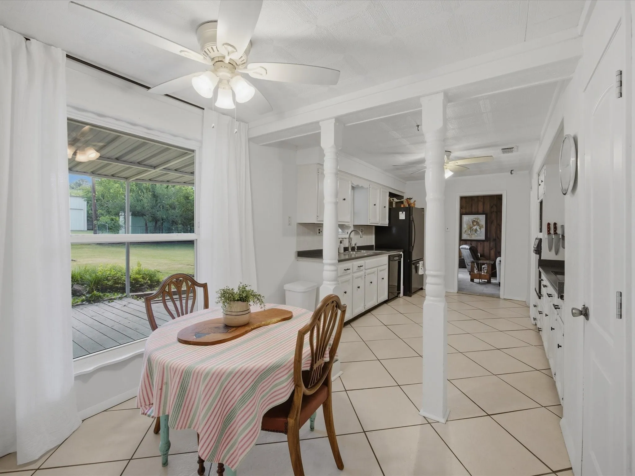 Single Family Residence For Sale in Young County , 907 4th St, Graham, Texas 76450, 3 Bedroom, 3 Bathroom, 5 Garage spaces, 2,936 Sqft, built in 1940, mls#21280737, Real Estate Agent in Graham, Homes For Sale in Young county, Homes For Sale in Graham, Realtor in Graham Texas, Real Estate Brokerage Independent Realty Texas, Luminita Cordes Realtor