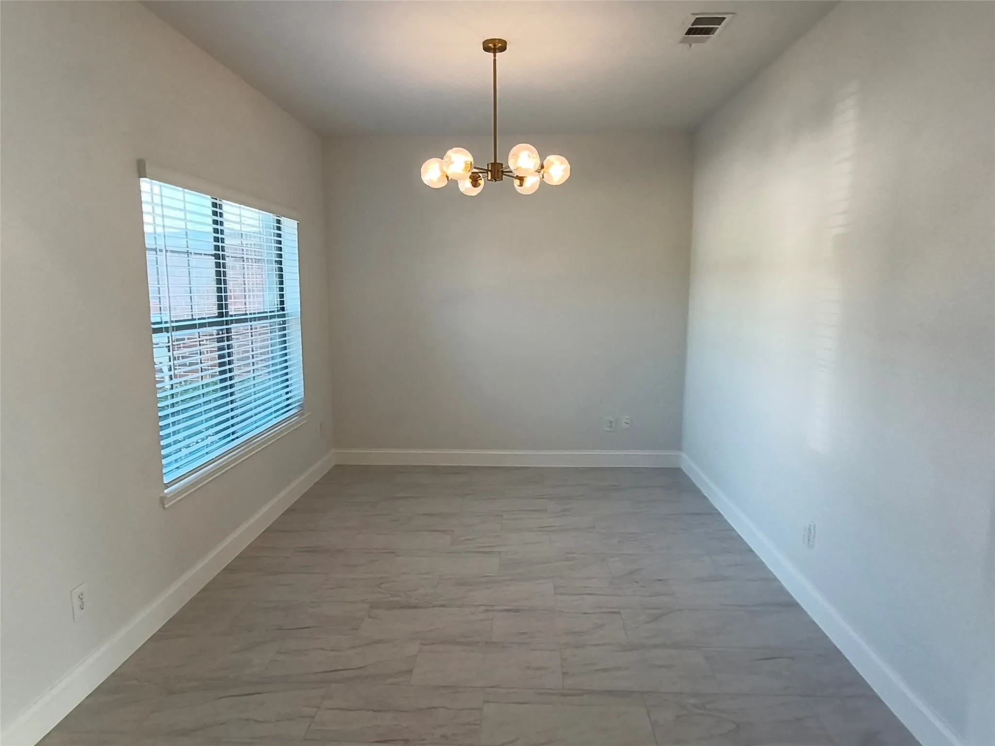 Single Family Residence For Rent in Collin County , 406 Stanley Falls Drive, Anna, Texas 75409, 3 Bedroom, 4 Bathroom, 2 Garage spaces, 2,176 Sqft, built in 2004, mls#21283510, Real Estate Agent in Anna, Homes For Rent in Collin county, Homes For Rent in Anna, Realtor in Anna Texas, Real Estate Brokerage Independent Realty Texas, Luminita Cordes Realtor