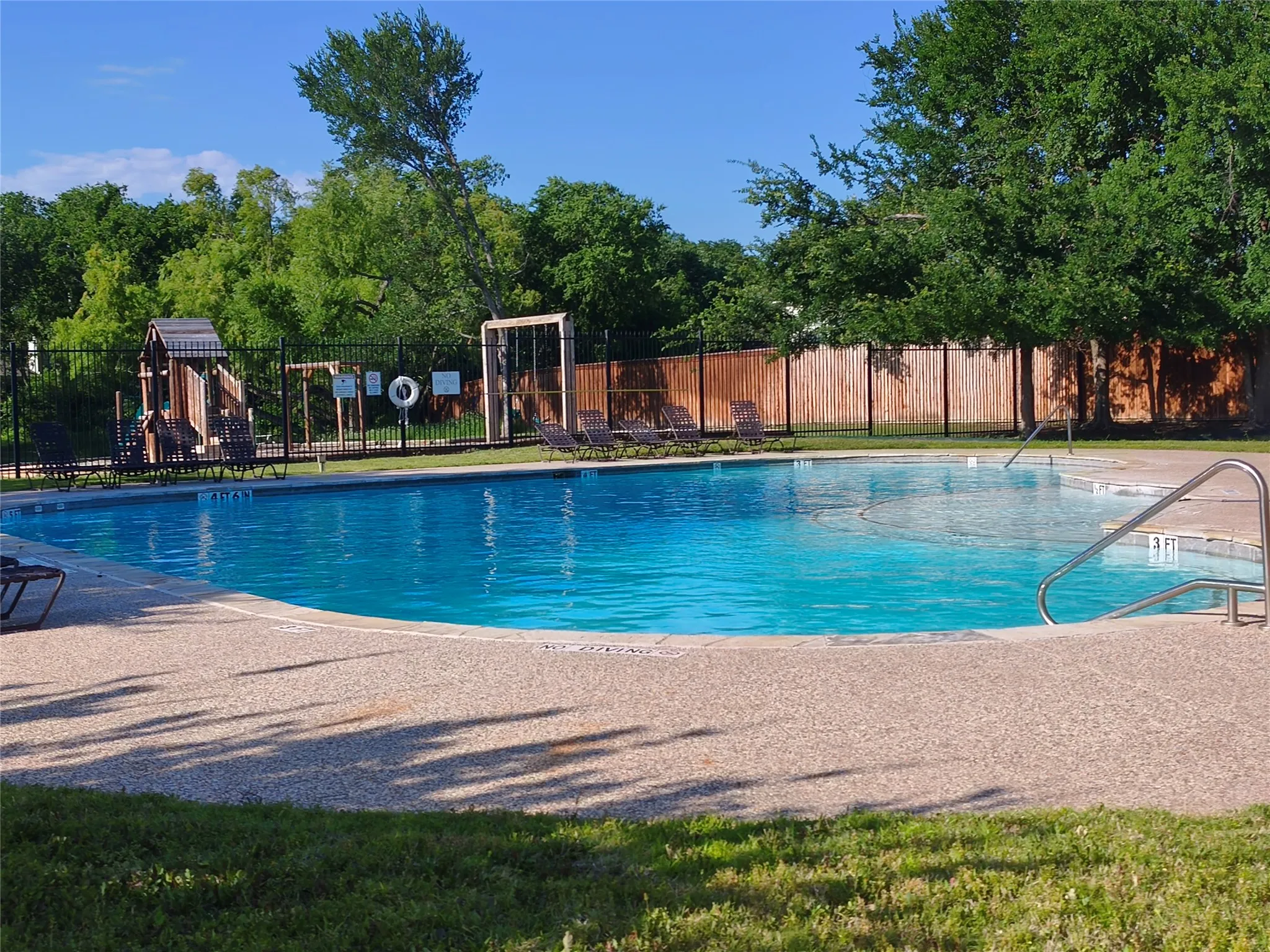 Single Family Residence For Rent in Collin County , 406 Stanley Falls Drive, Anna, Texas 75409, 3 Bedroom, 4 Bathroom, 2 Garage spaces, 2,176 Sqft, built in 2004, mls#21283510, Real Estate Agent in Anna, Homes For Rent in Collin county, Homes For Rent in Anna, Realtor in Anna Texas, Real Estate Brokerage Independent Realty Texas, Luminita Cordes Realtor