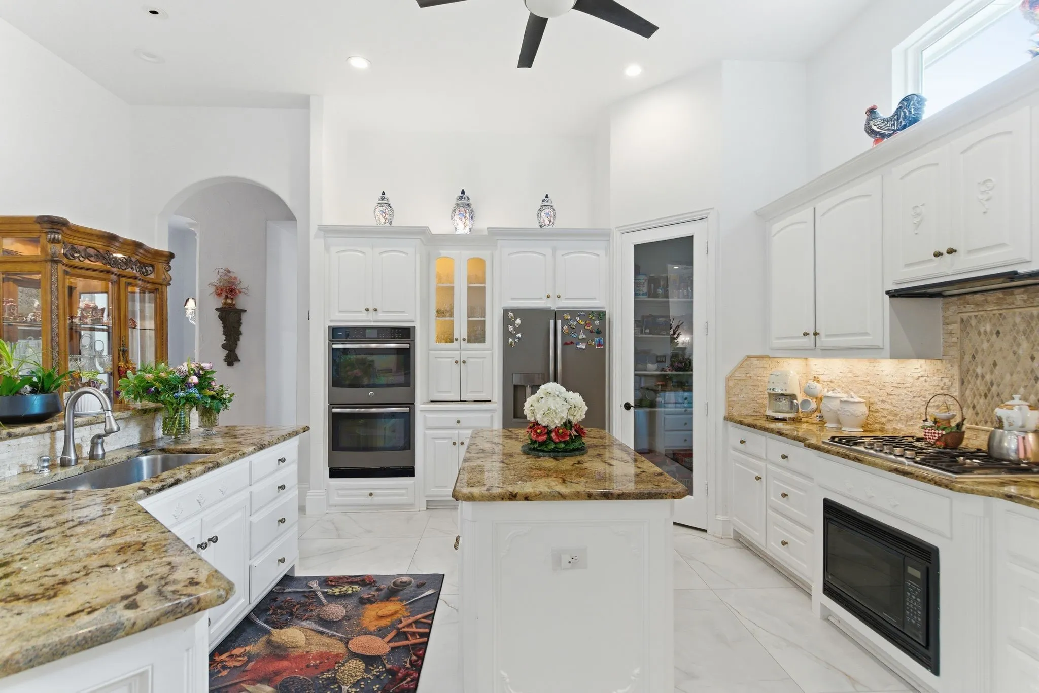 Single Family Residence For Sale in Collin County , 2500 Provine Road, Mc Kinney, Texas 75072, 4 Bedroom, 3 Bathroom, 3 Garage spaces, 4,059 Sqft, built in 1997, mls#21279773, Real Estate Agent in Mc Kinney, Homes For Sale in Collin county, Homes For Sale in Mc Kinney, Realtor in Mc Kinney Texas, Real Estate Brokerage Independent Realty Texas, Luminita Cordes Realtor