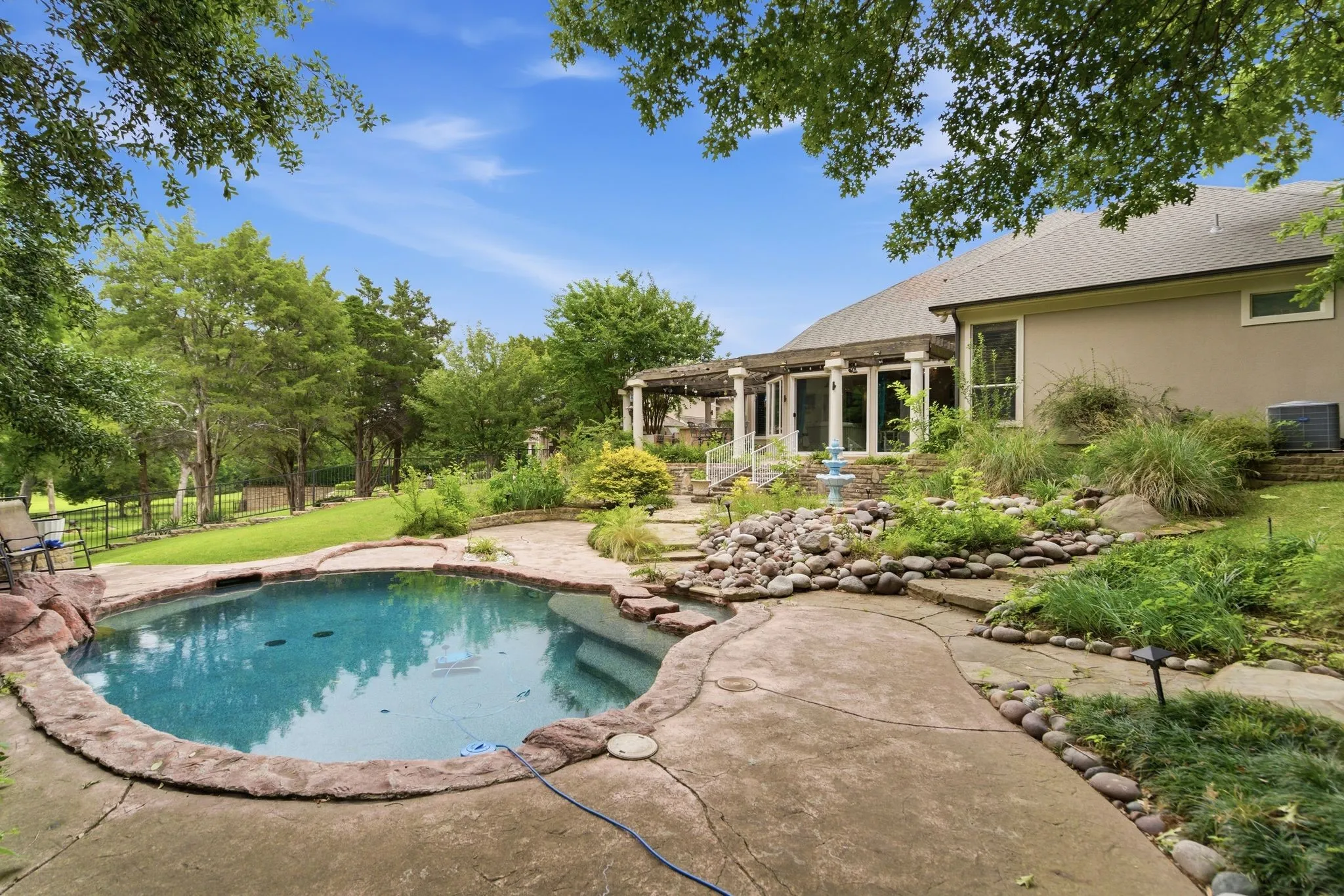 Single Family Residence For Sale in Collin County , 2500 Provine Road, Mc Kinney, Texas 75072, 4 Bedroom, 3 Bathroom, 3 Garage spaces, 4,059 Sqft, built in 1997, mls#21279773, Real Estate Agent in Mc Kinney, Homes For Sale in Collin county, Homes For Sale in Mc Kinney, Realtor in Mc Kinney Texas, Real Estate Brokerage Independent Realty Texas, Luminita Cordes Realtor