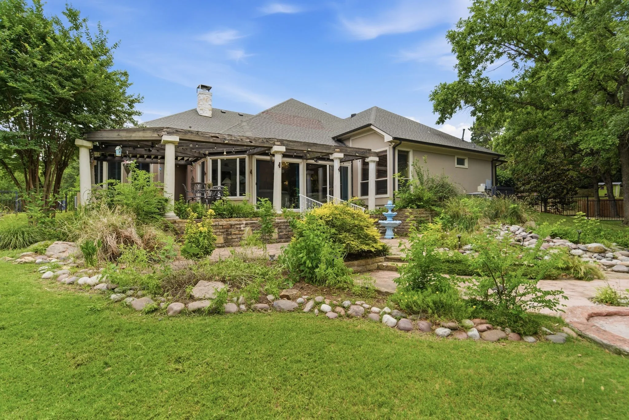 Single Family Residence For Sale in Collin County , 2500 Provine Road, Mc Kinney, Texas 75072, 4 Bedroom, 3 Bathroom, 3 Garage spaces, 4,059 Sqft, built in 1997, mls#21279773, Real Estate Agent in Mc Kinney, Homes For Sale in Collin county, Homes For Sale in Mc Kinney, Realtor in Mc Kinney Texas, Real Estate Brokerage Independent Realty Texas, Luminita Cordes Realtor