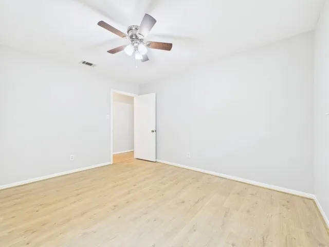 Single Family Residence For Sale in Henderson County , 1406 Loma Linda Drive, Athens, Texas 75752, 3 Bedroom, 2 Bathroom, 2 Garage spaces, 1,742 Sqft, built in 1979, mls#21283535, Real Estate Agent in Athens, Homes For Sale in Henderson county, Homes For Sale in Athens, Realtor in Athens Texas, Real Estate Brokerage Independent Realty Texas, Luminita Cordes Realtor