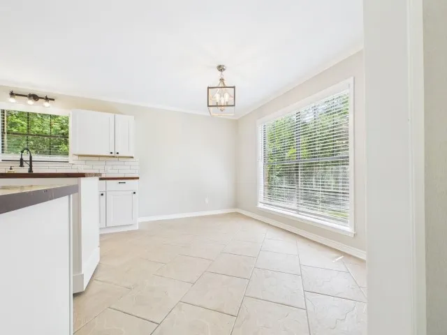 Single Family Residence For Sale in Henderson County , 1406 Loma Linda Drive, Athens, Texas 75752, 3 Bedroom, 2 Bathroom, 2 Garage spaces, 1,742 Sqft, built in 1979, mls#21283535, Real Estate Agent in Athens, Homes For Sale in Henderson county, Homes For Sale in Athens, Realtor in Athens Texas, Real Estate Brokerage Independent Realty Texas, Luminita Cordes Realtor
